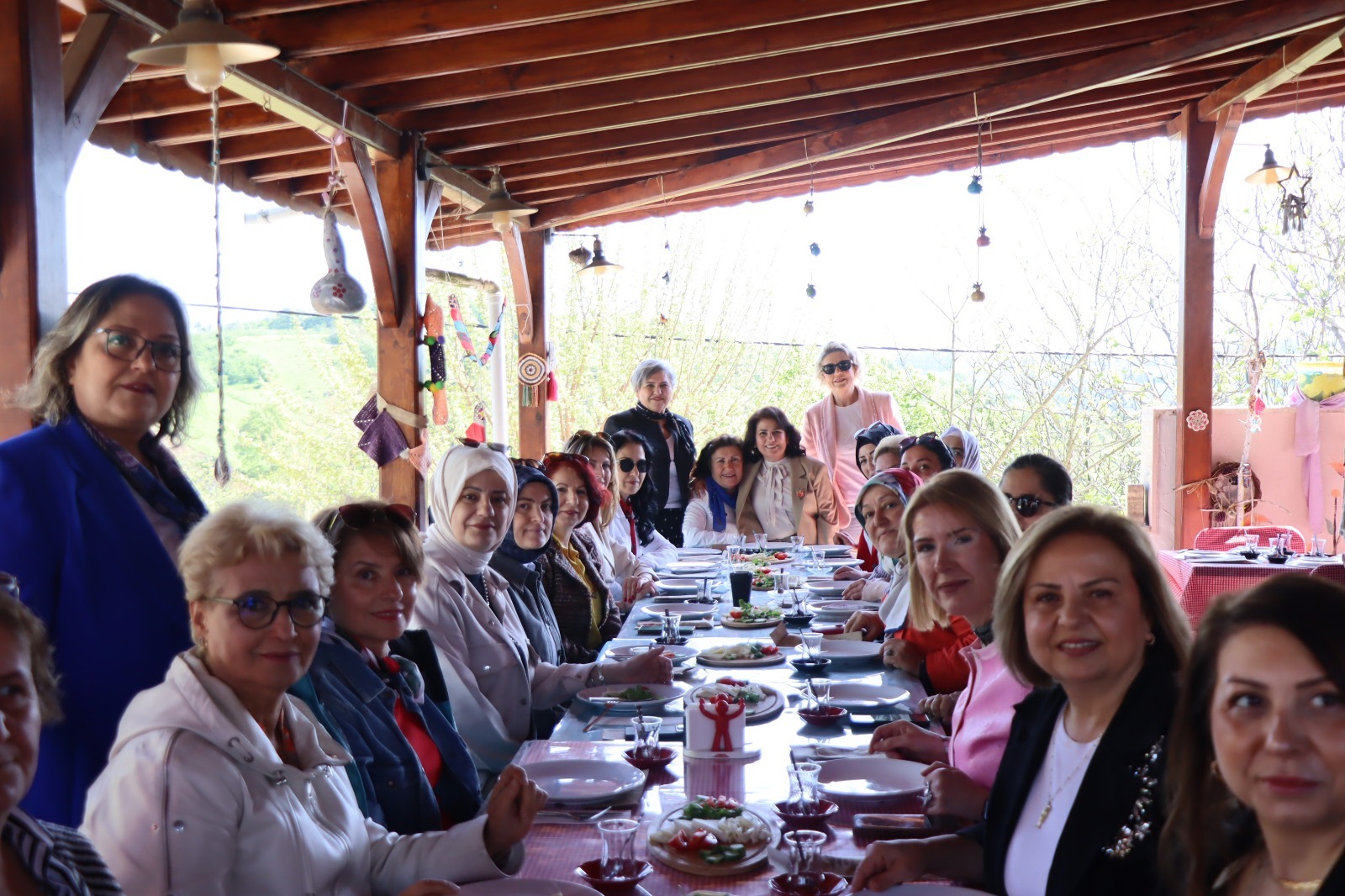 Izmit Belediyesinden kadin muhtarlara Anneler Günü kahvaltisi (6) Izmit Belediyesinden kadin muhtarlara Anneler Günü kahvaltisi (6)
