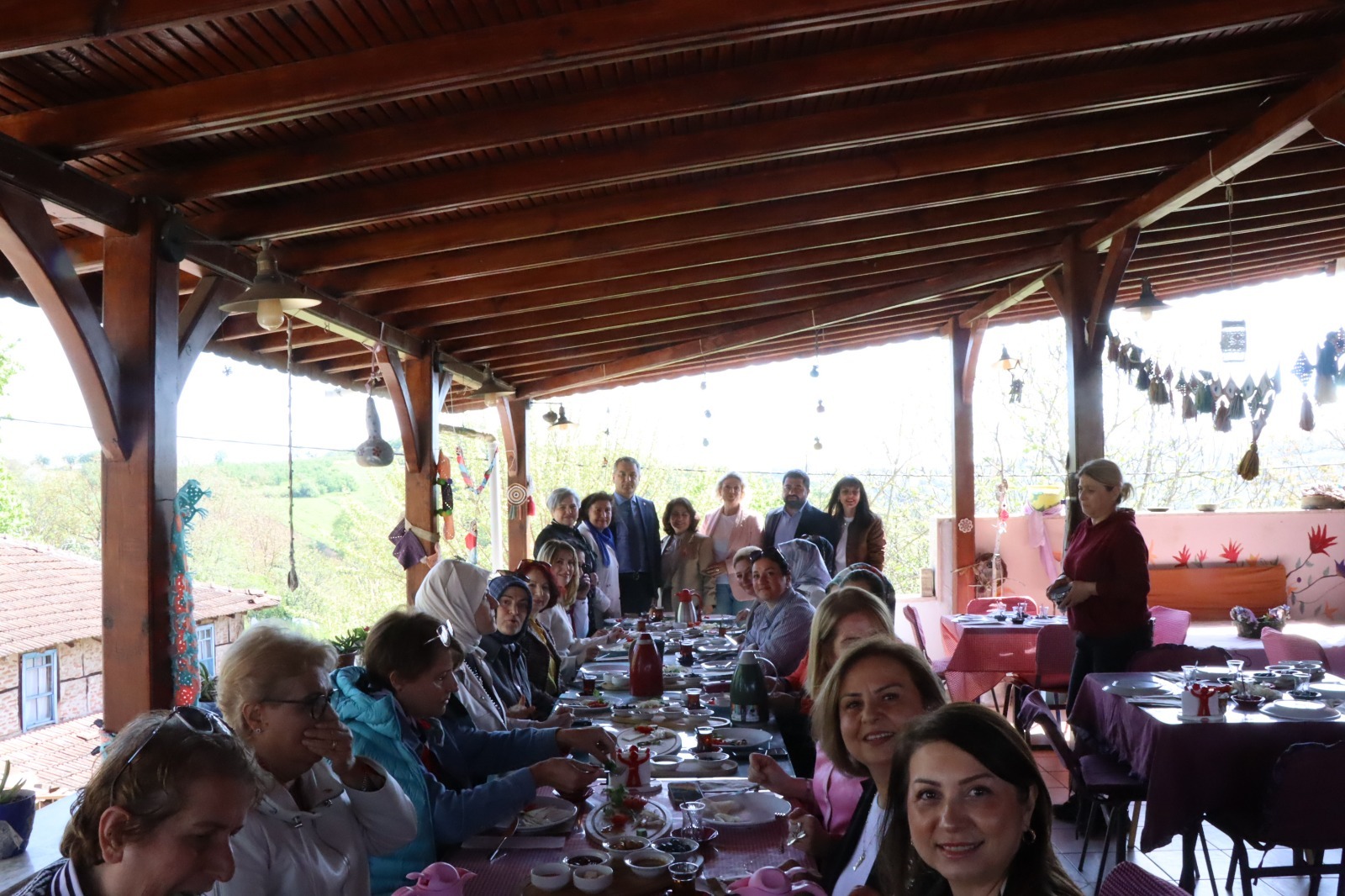 Izmit Belediyesinden kadin muhtarlara Anneler Günü kahvaltisi (9) Izmit Belediyesinden kadin muhtarlara Anneler Günü kahvaltisi (9)