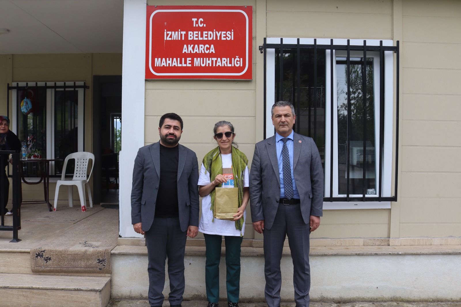 İzmit Belediyesinden kadın muhtarlara Anneler Günü ziyareti (5)
