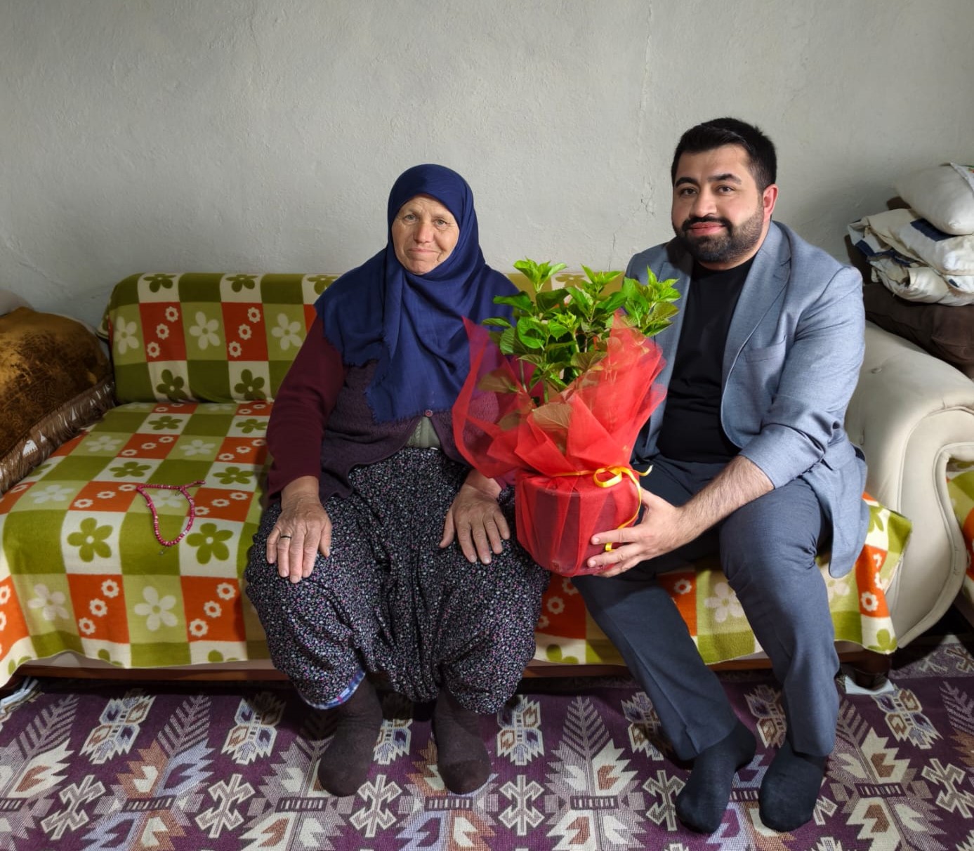 İzmit Belediyesinden kırsaldaki annelere özel ‘Anneler Günü’ sürprizi (11)