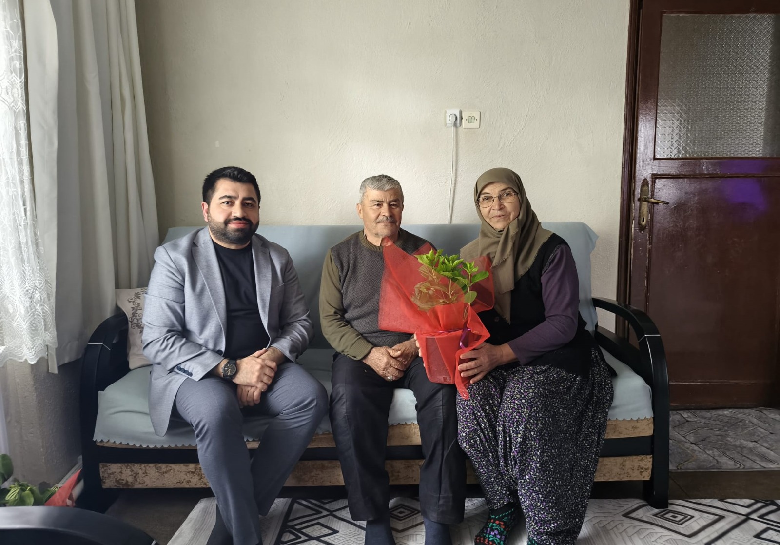 İzmit Belediyesinden kırsaldaki annelere özel ‘Anneler Günü’ sürprizi (12)