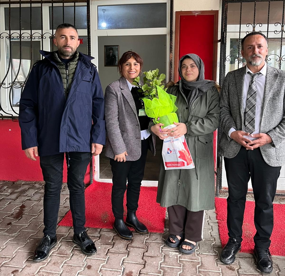 İzmit Belediyesinden kırsaldaki annelere özel ‘Anneler Günü’ sürprizi 2 (7)