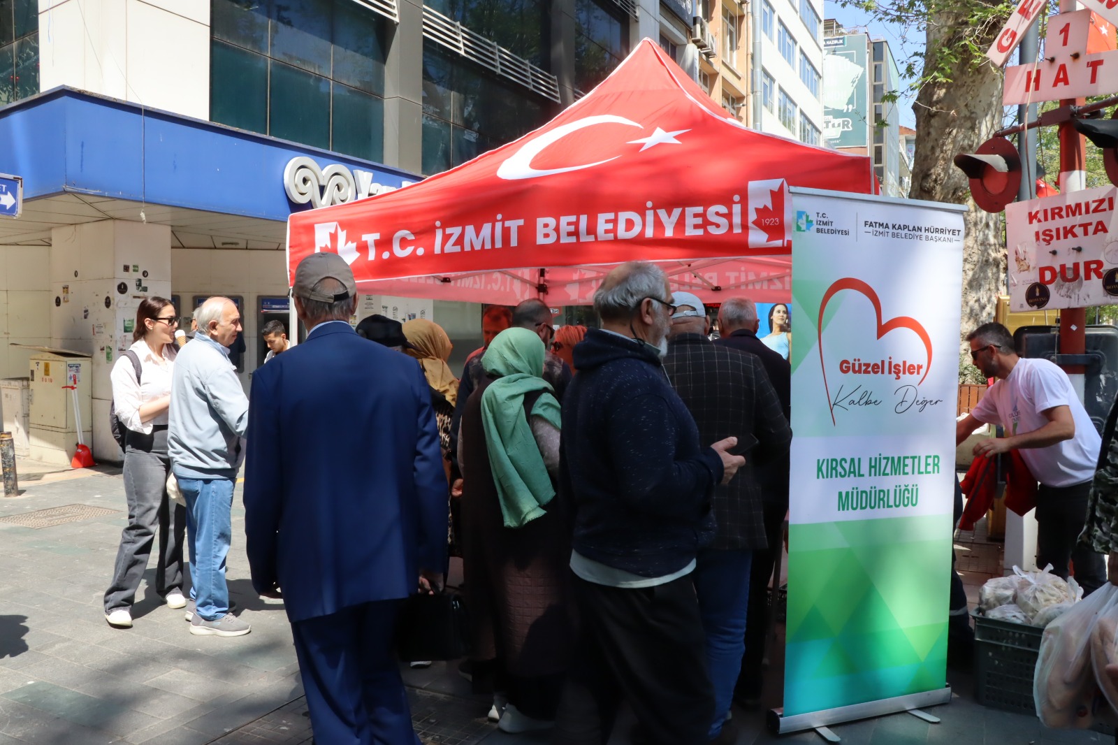 İzmit Belediyesinden vatandaşa ücretsiz istiridye mantarı (10) İzmit Belediyesinden vatandaşa ücretsiz istiridye mantarı (10)