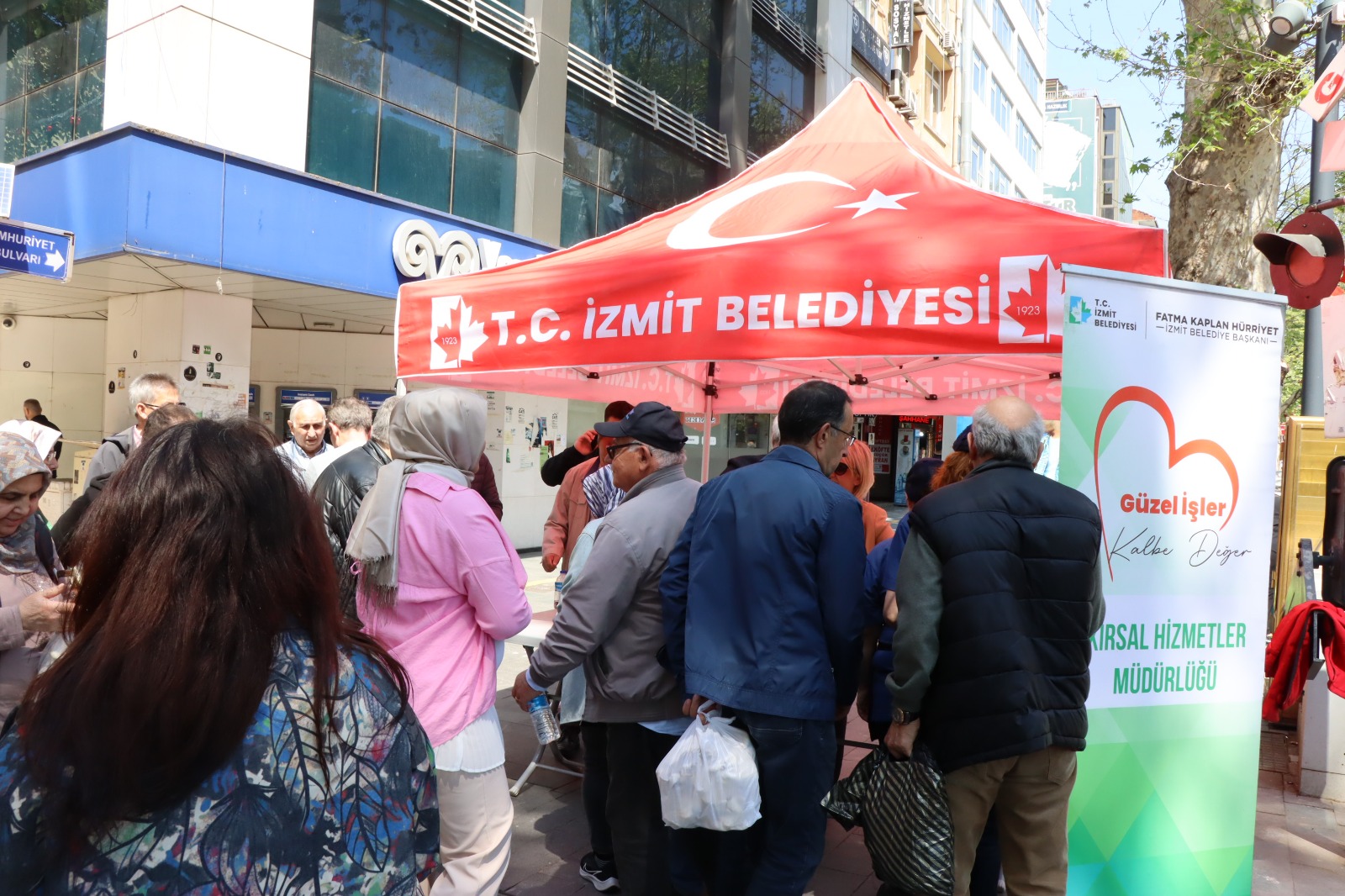 İzmit Belediyesinden vatandaşa ücretsiz istiridye mantarı (9) İzmit Belediyesinden vatandaşa ücretsiz istiridye mantarı (9)