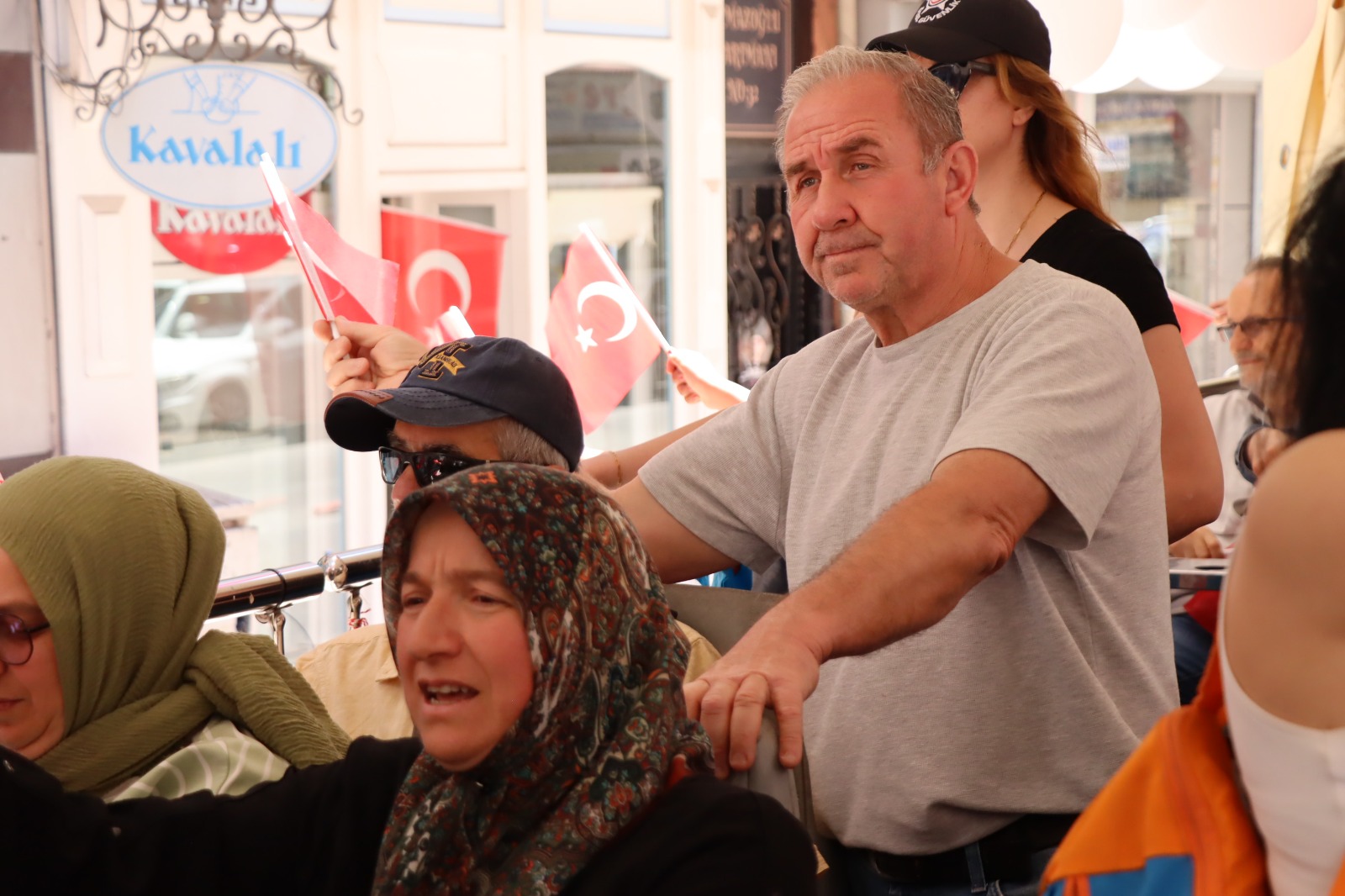 Izmit'te 19 Mayis'a özel sehir turu (5) Izmit'te 19 Mayis'a özel sehir turu (5)