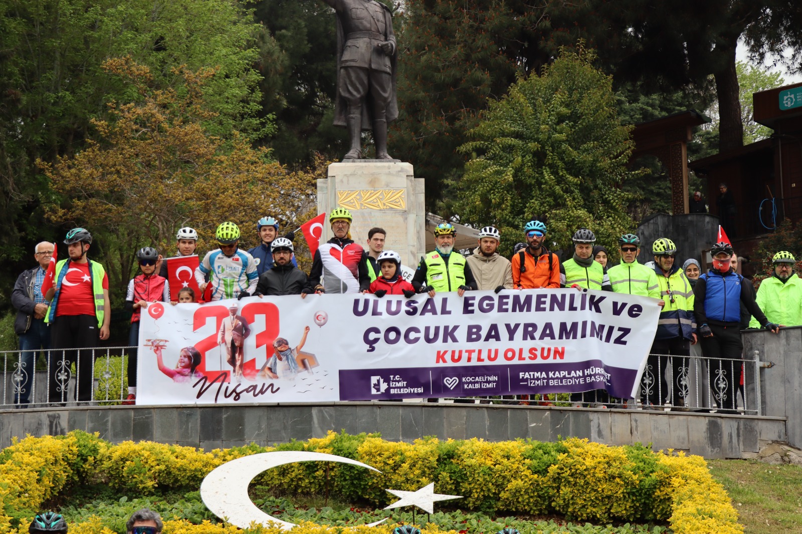 İzmit’te, 23 Nisan coşkusu bisiklet turu ile yaşandı (3)
