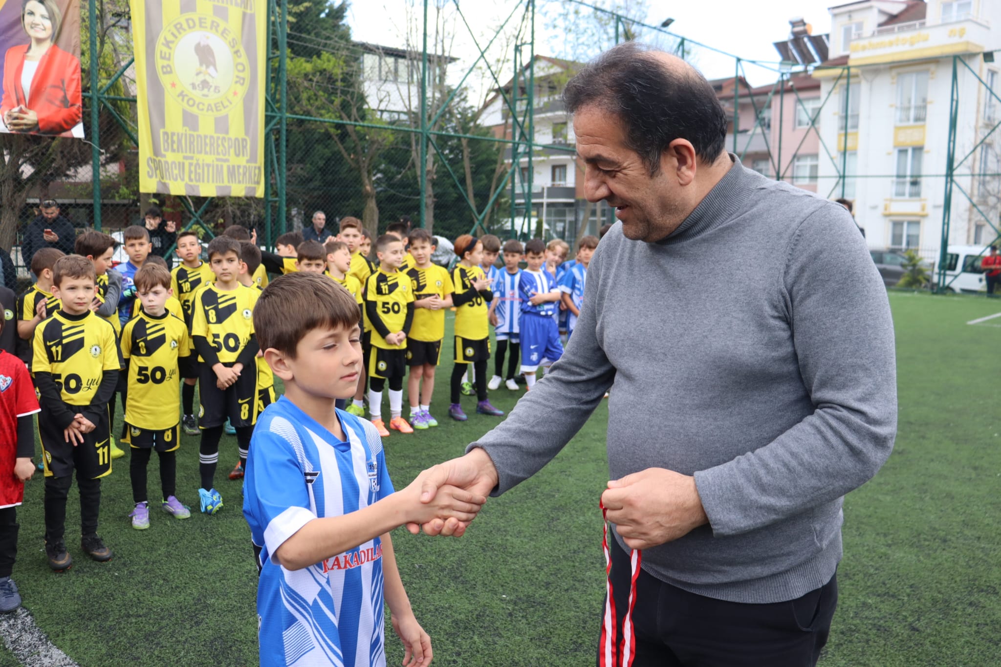 İzmit’te 23 Nisan, futbol turnuvasıyla renklendi (6) İzmit’te 23 Nisan, futbol turnuvasıyla renklendi (6)