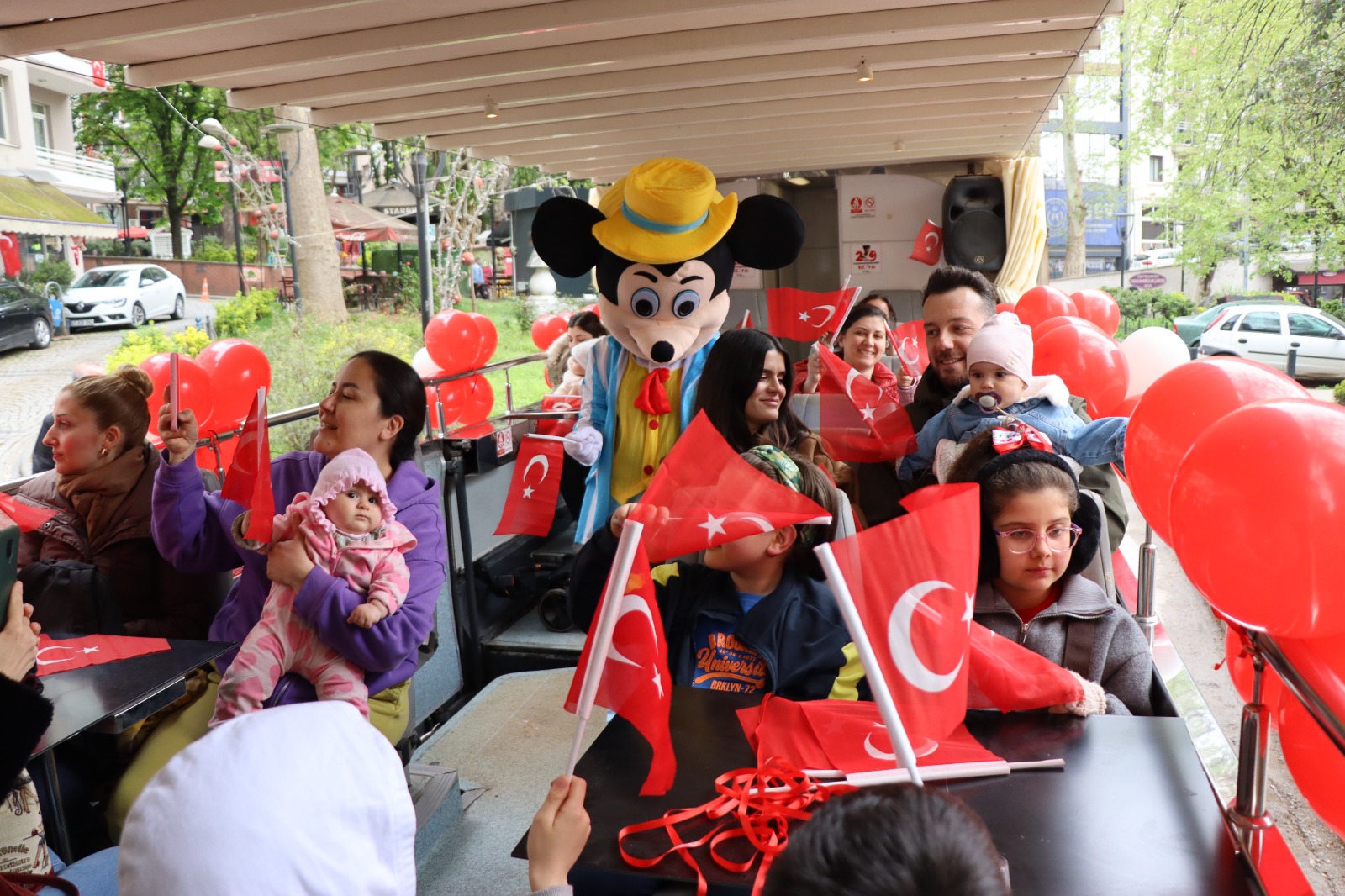 İzmit’te 23 Nisan’a özel şehir turu (5)