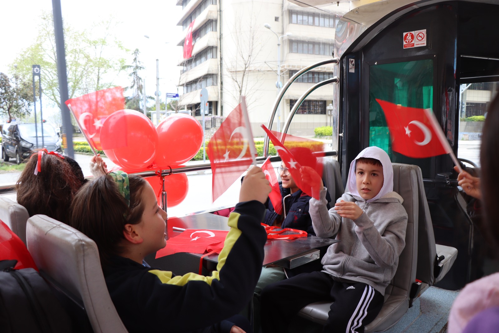 İzmit’te 23 Nisan’a özel şehir turu (7)
