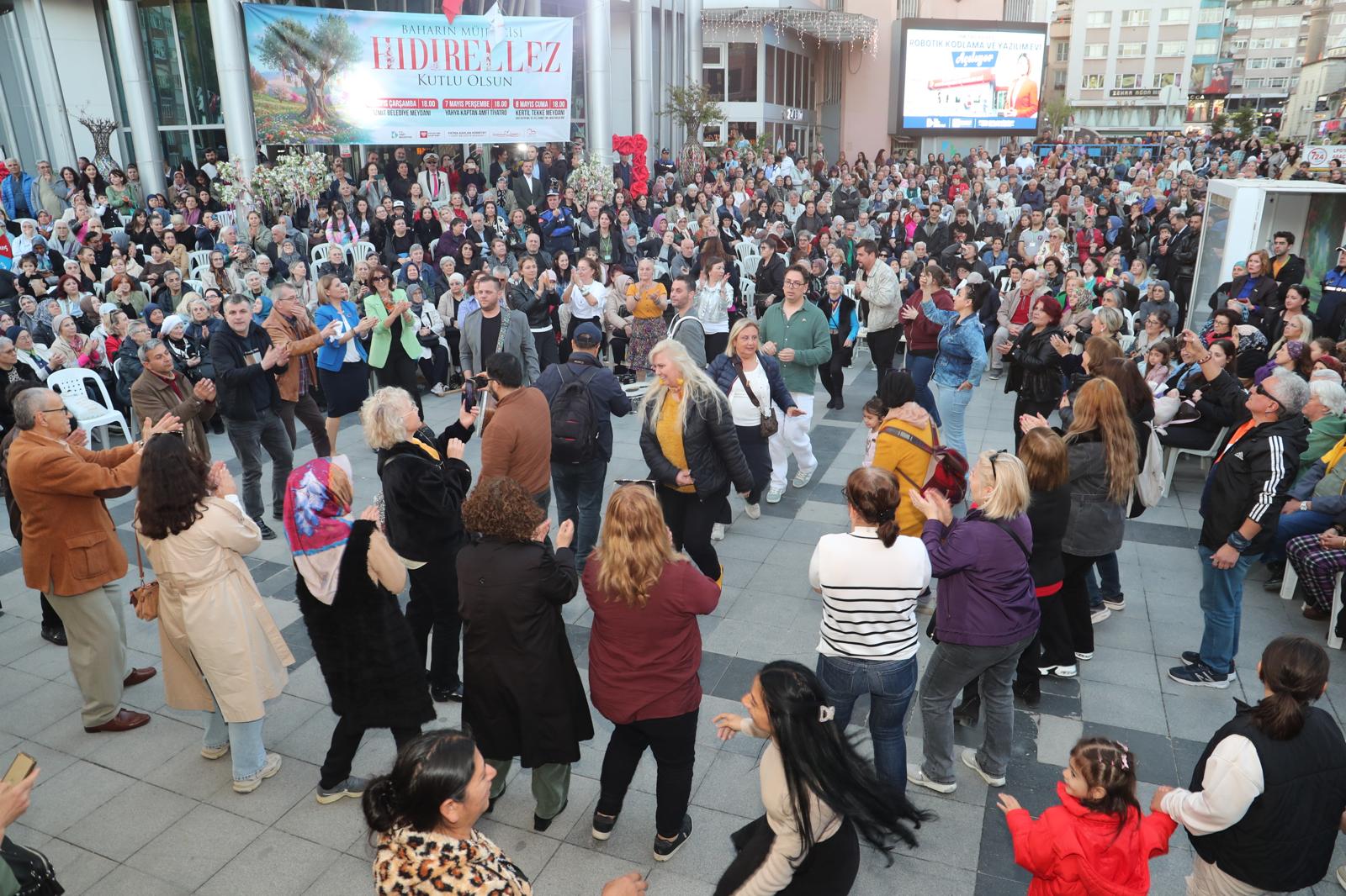 İzmit’te Hıdırellez Şenliği coşkuyla başladı (1) İzmit’te Hıdırellez Şenliği coşkuyla başladı (1)