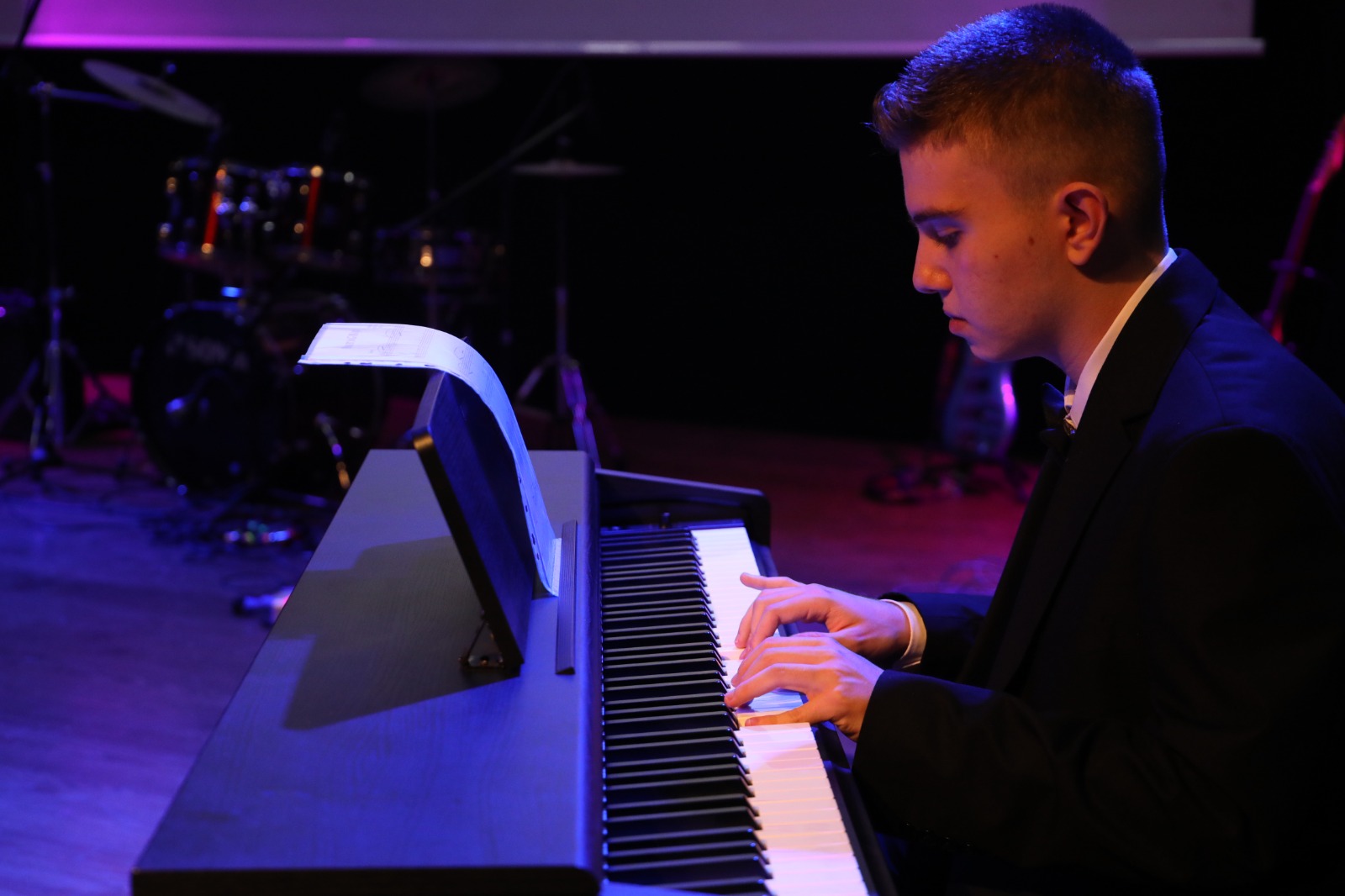 YADEV'li özel bireylerin sanat performansi büyük begeni topladi (6)