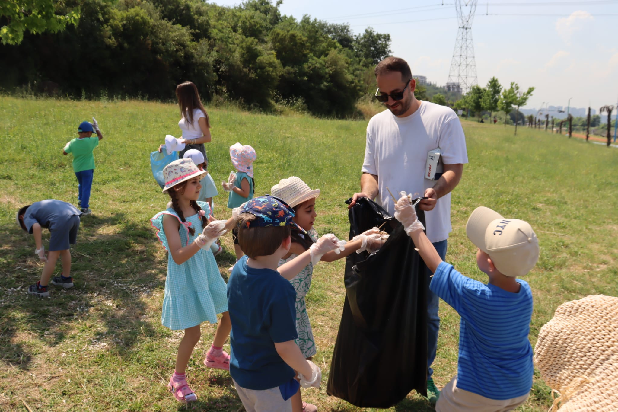 Biçkidere Göleti'nde çevre için el ele (3) Biçkidere Göleti'nde çevre için el ele (3)