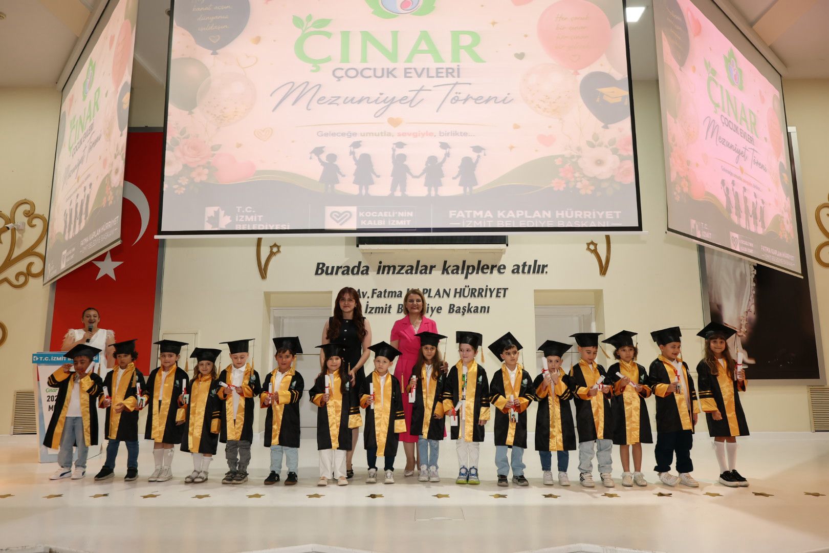 Çınar Çocuk Evlerinin minikleri mezuniyet heyecanı yaşadı (3)