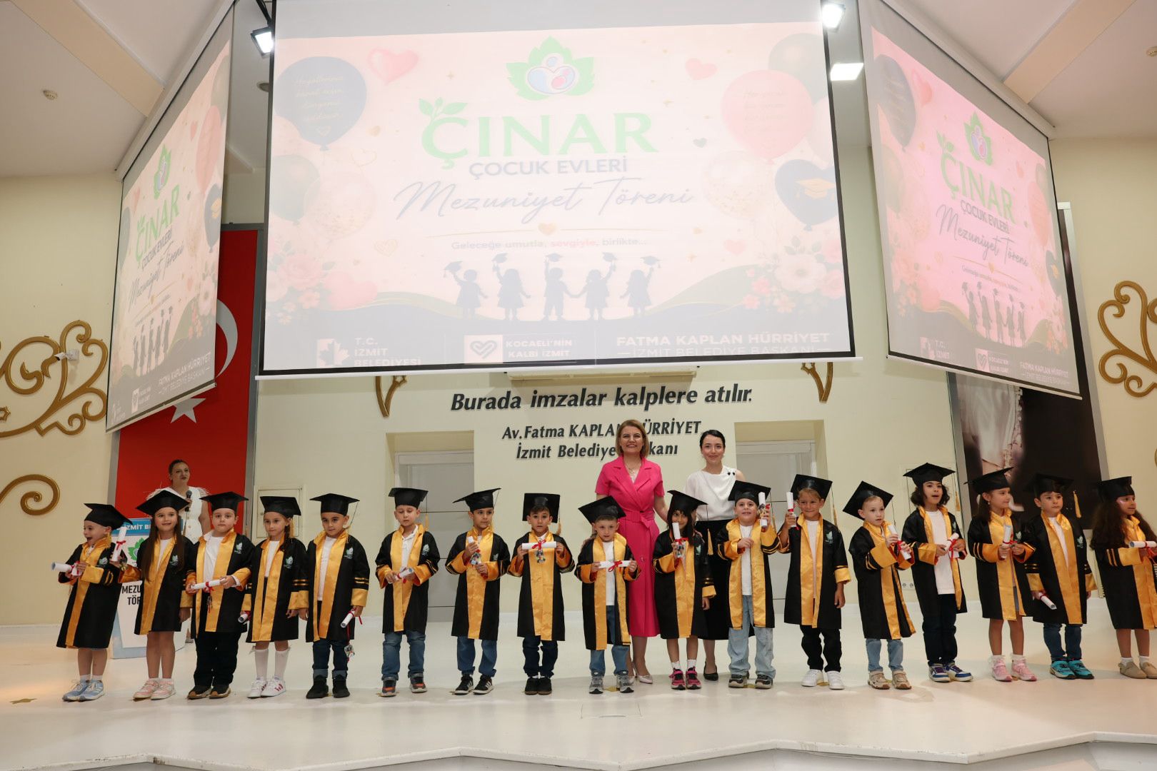 Çınar Çocuk Evlerinin minikleri mezuniyet heyecanı yaşadı (5)