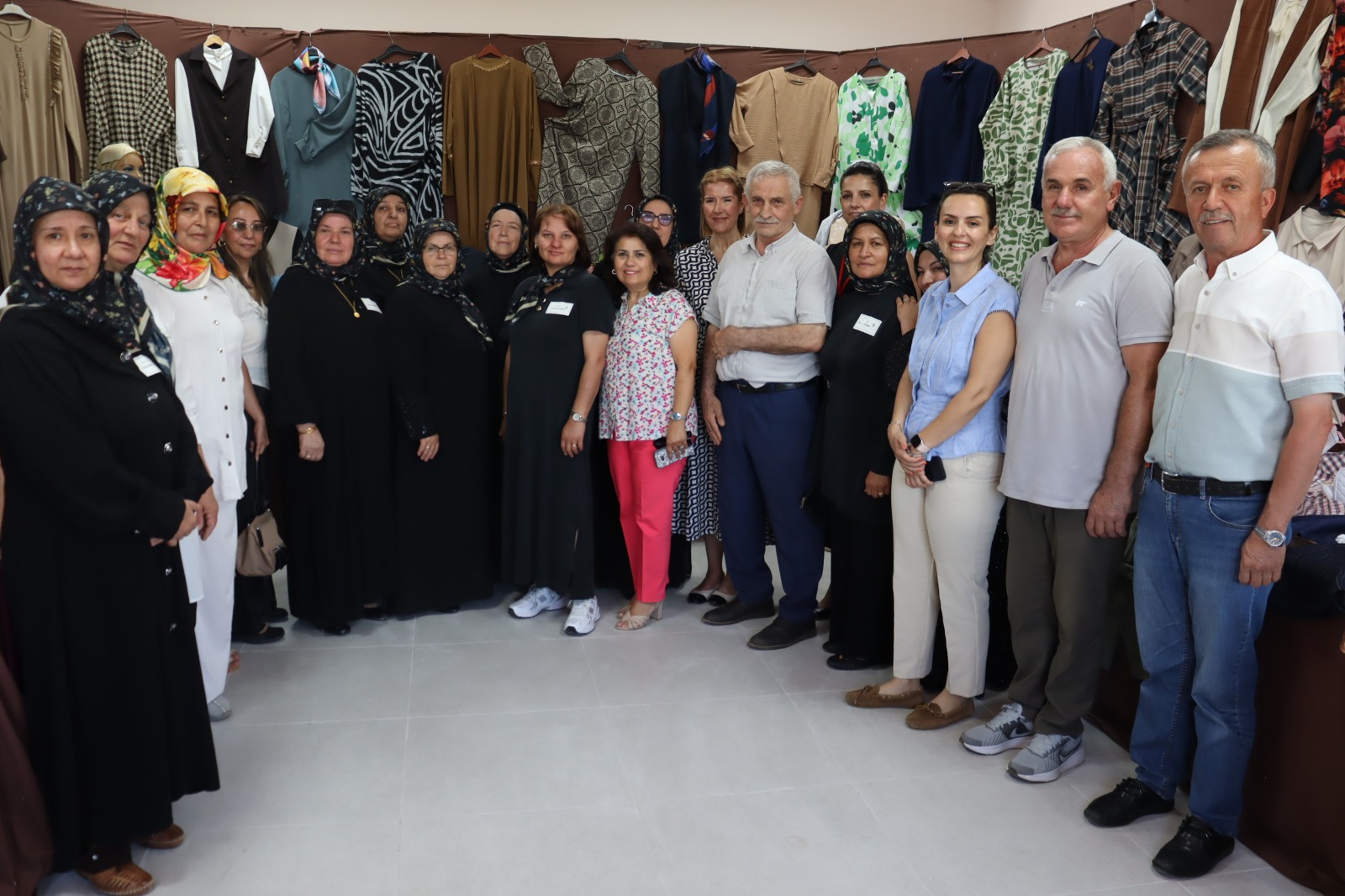 IZMEK kursiyerlerinin el emegi ürünleri Kurtdere'de sergilendi (3)
