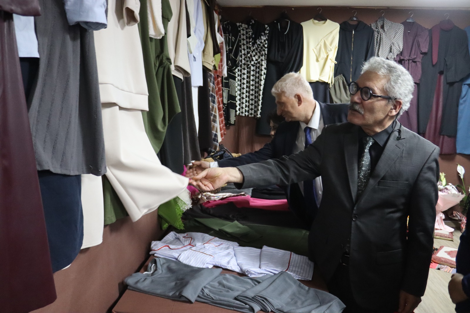 IZMEK yil sonu sergisi Çubuklubala'da açildi (5) IZMEK yil sonu sergisi Çubuklubala'da açildi (5)