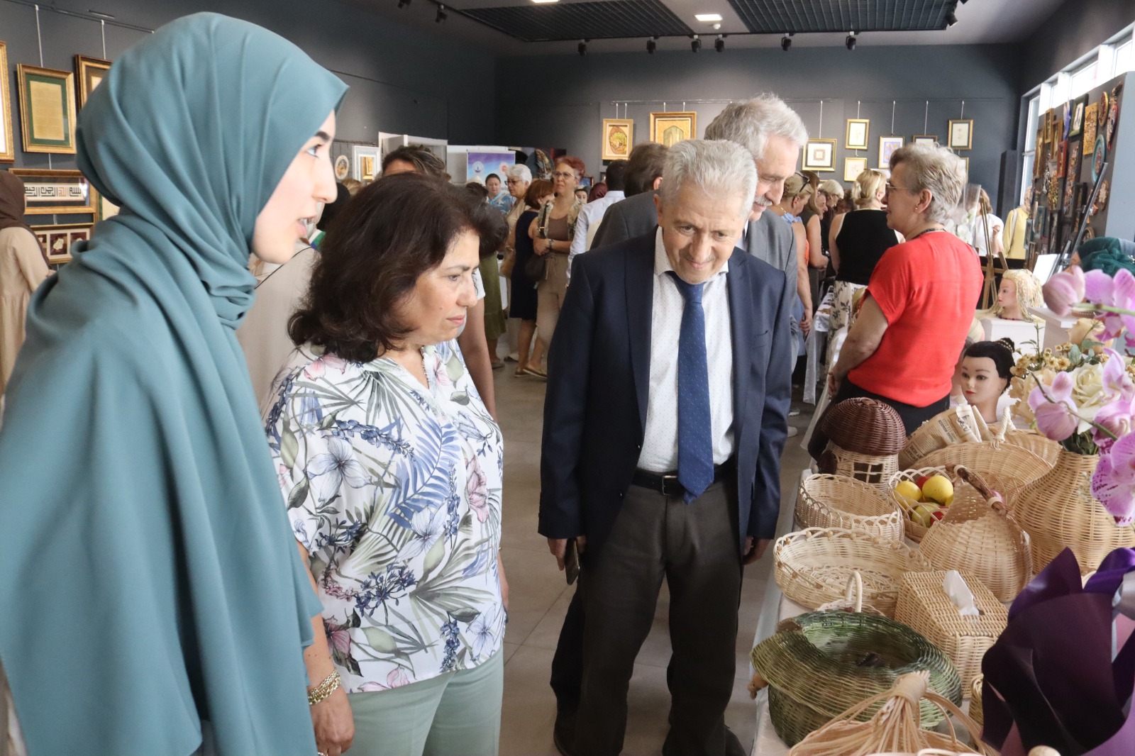 İZMEK’ten sanat dolu yıl sonu sergisi (36) İZMEK’ten sanat dolu yıl sonu sergisi (36)