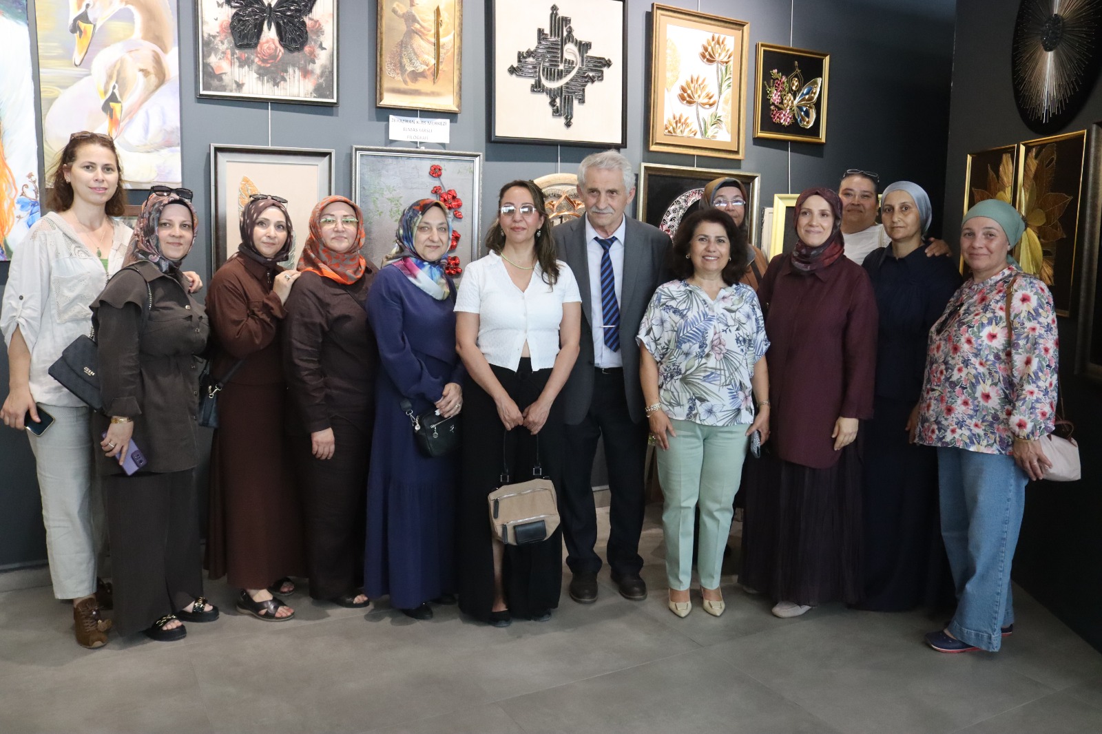 İZMEK’ten sanat dolu yıl sonu sergisi (57) İZMEK’ten sanat dolu yıl sonu sergisi (57)