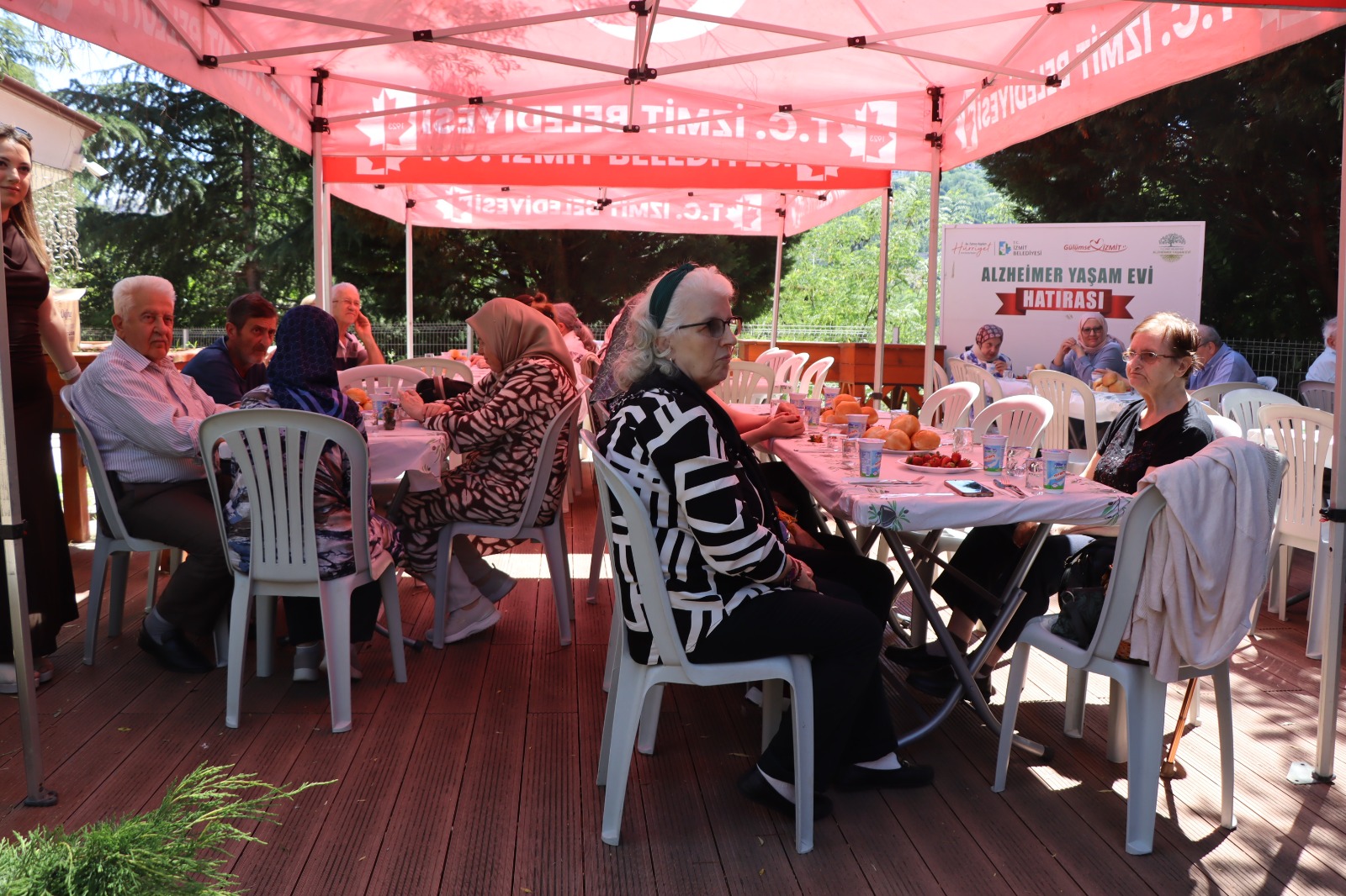 Izmit Belediyesi Alzheimer Yasam Evi 5 yasinda (3) Izmit Belediyesi Alzheimer Yasam Evi 5 yasinda (3)