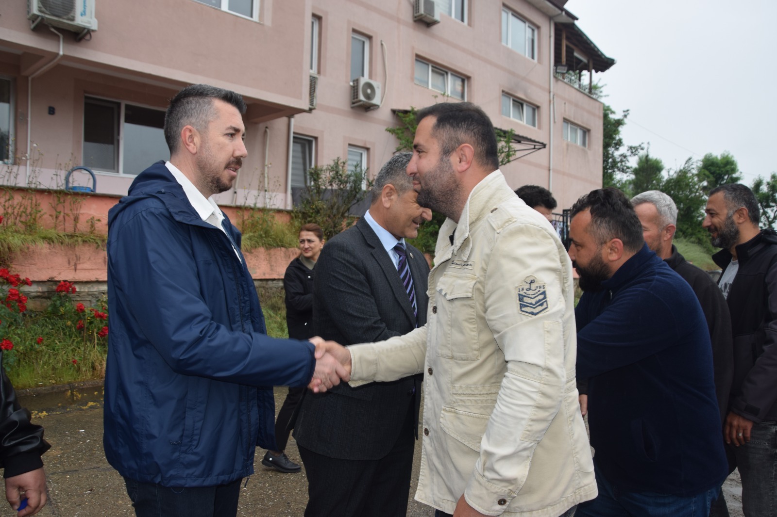 Izmit Belediyesi Fen Isleri emekçileriyle bayramlasti (6)