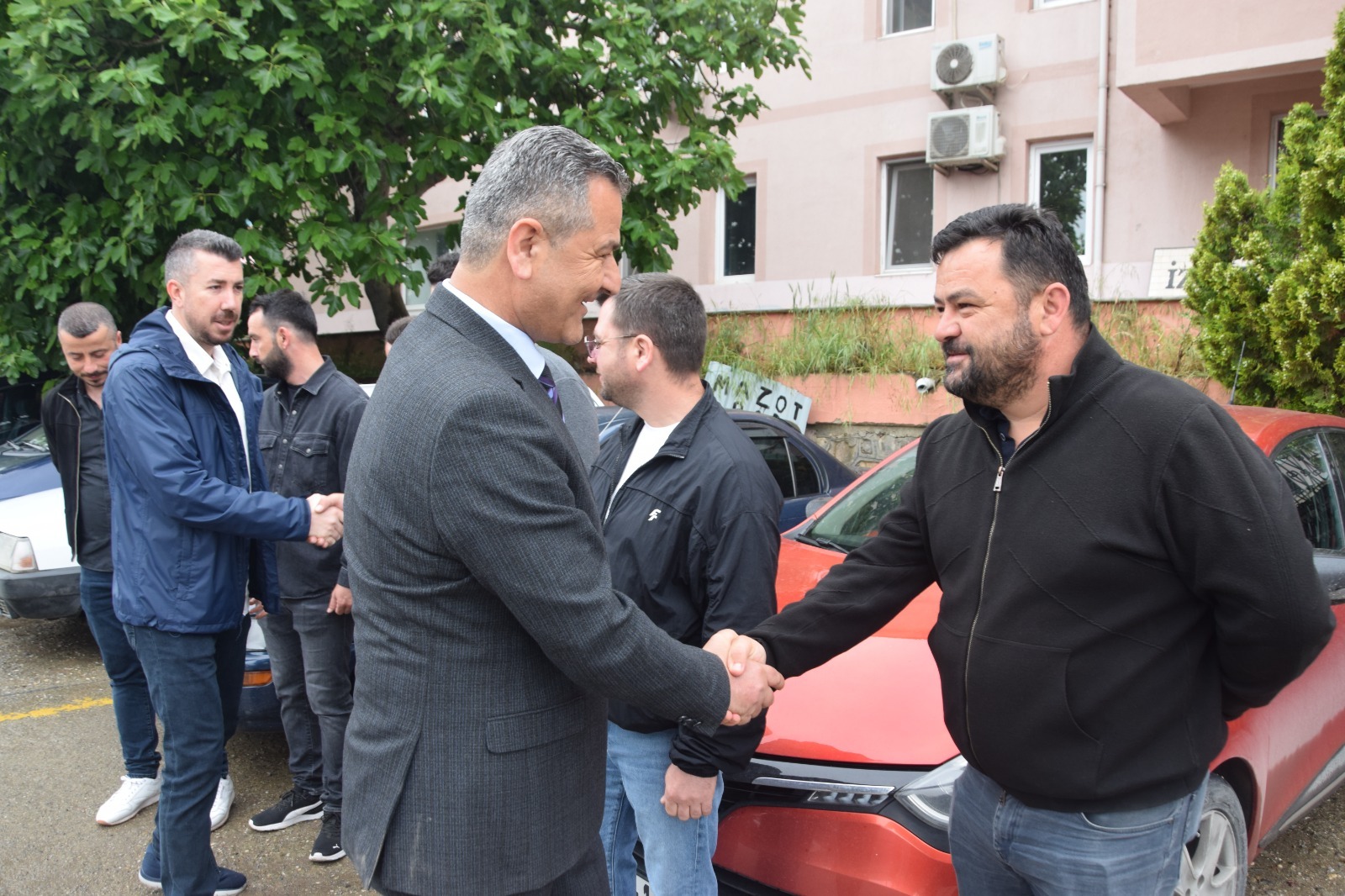 Izmit Belediyesi Fen Isleri emekçileriyle bayramlasti (8)