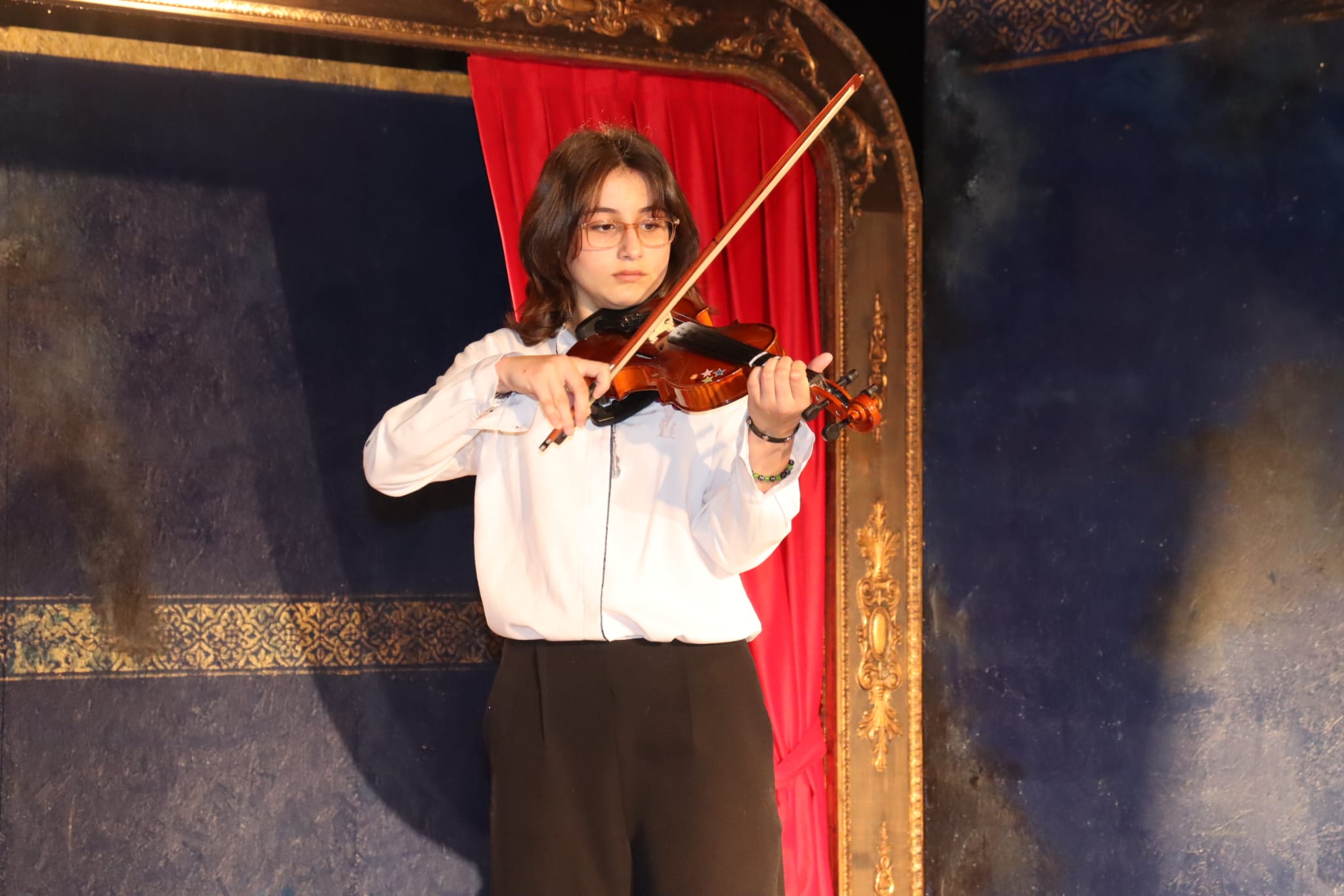 Izmit Belediyesi Sanat Akademisi'nde mezuniyet sevinci (9) Izmit Belediyesi Sanat Akademisi'nde mezuniyet sevinci (9)
