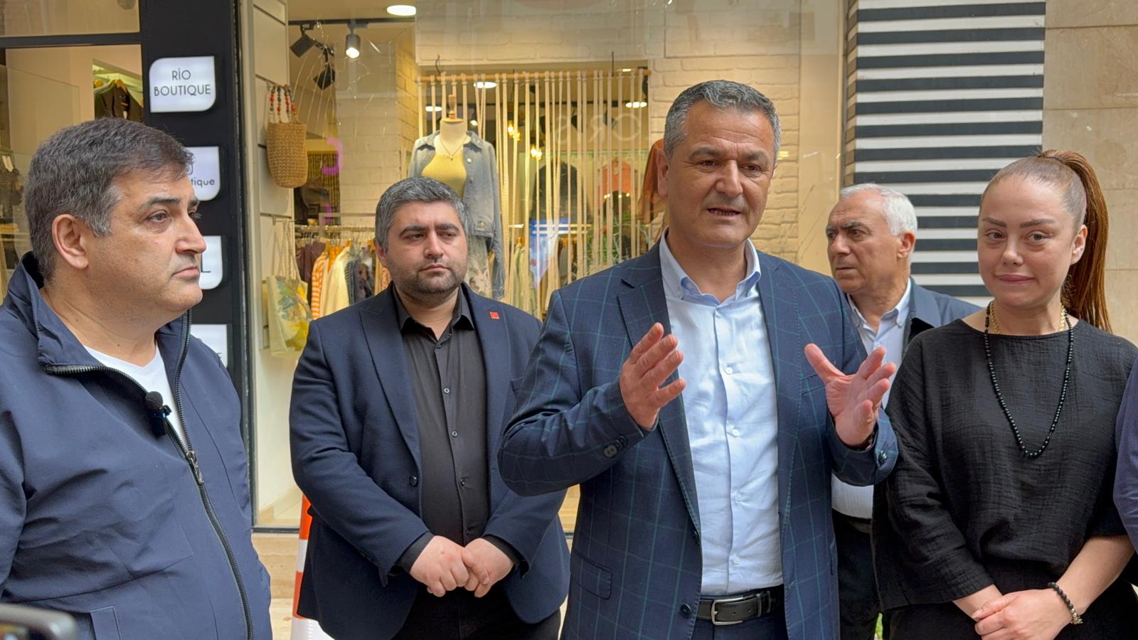İzmit Belediyesi camları kırılan esnafa sahip çıktı (1)