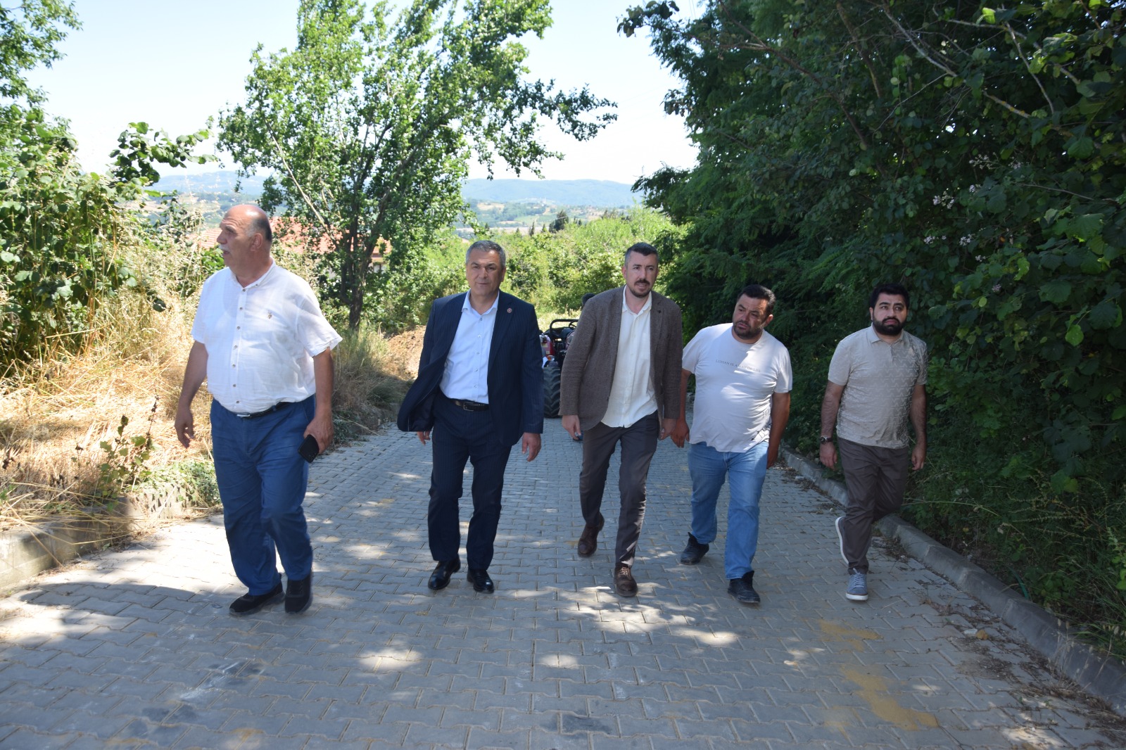 Izmit Belediyesinden Akmese'de yogun üstyapi mesaisi (8)