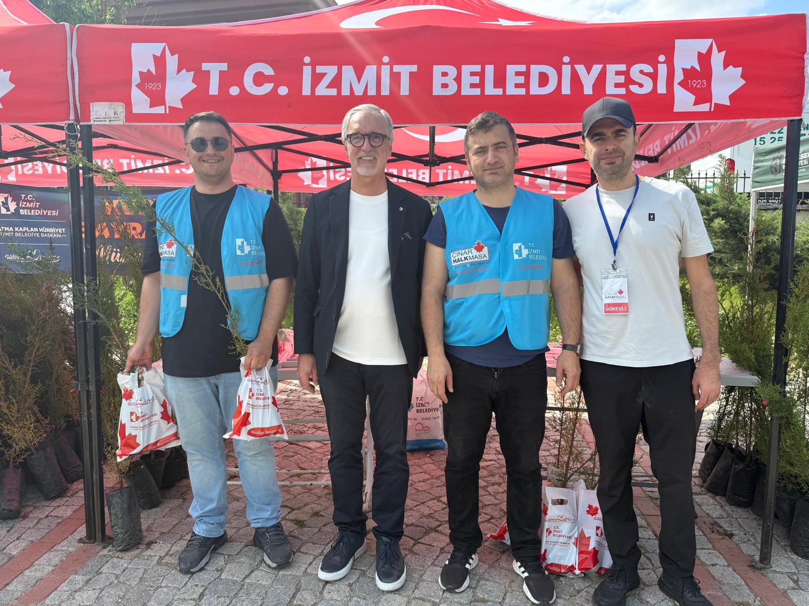 İzmit Belediyesinden geleneksel Arife mesaisi (11) İzmit Belediyesinden geleneksel Arife mesaisi (11)