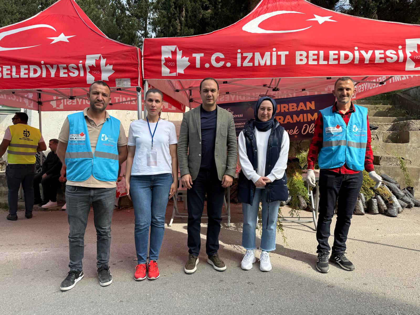 İzmit Belediyesinden geleneksel Arife mesaisi (7) İzmit Belediyesinden geleneksel Arife mesaisi (7)