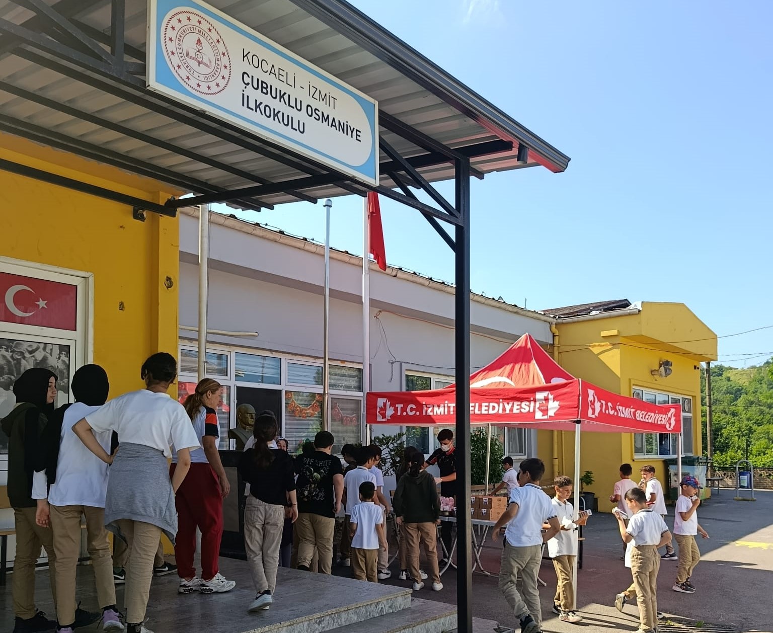 İzmit Belediyesinden öğrencilere beslenme desteği sürüyor (83)