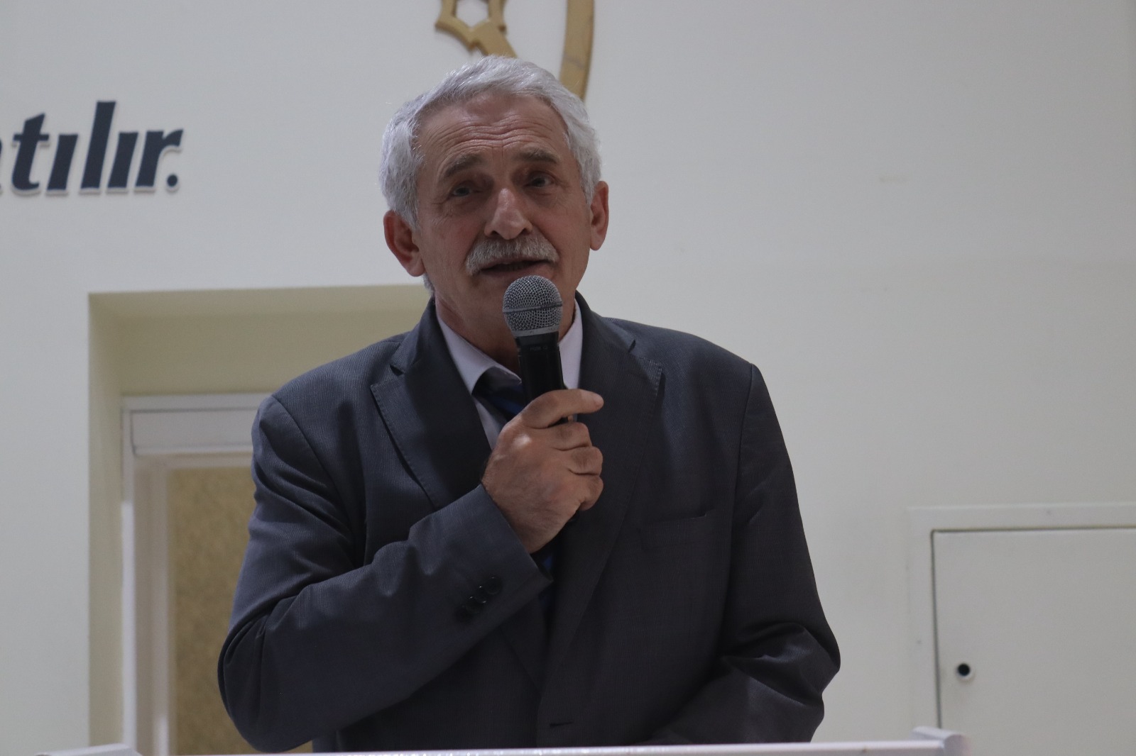 İzmit Halk Eğitim Merkezi Müdürü Sadık İskender İzmit Halk Eğitim Merkezi Müdürü Sadık İskender