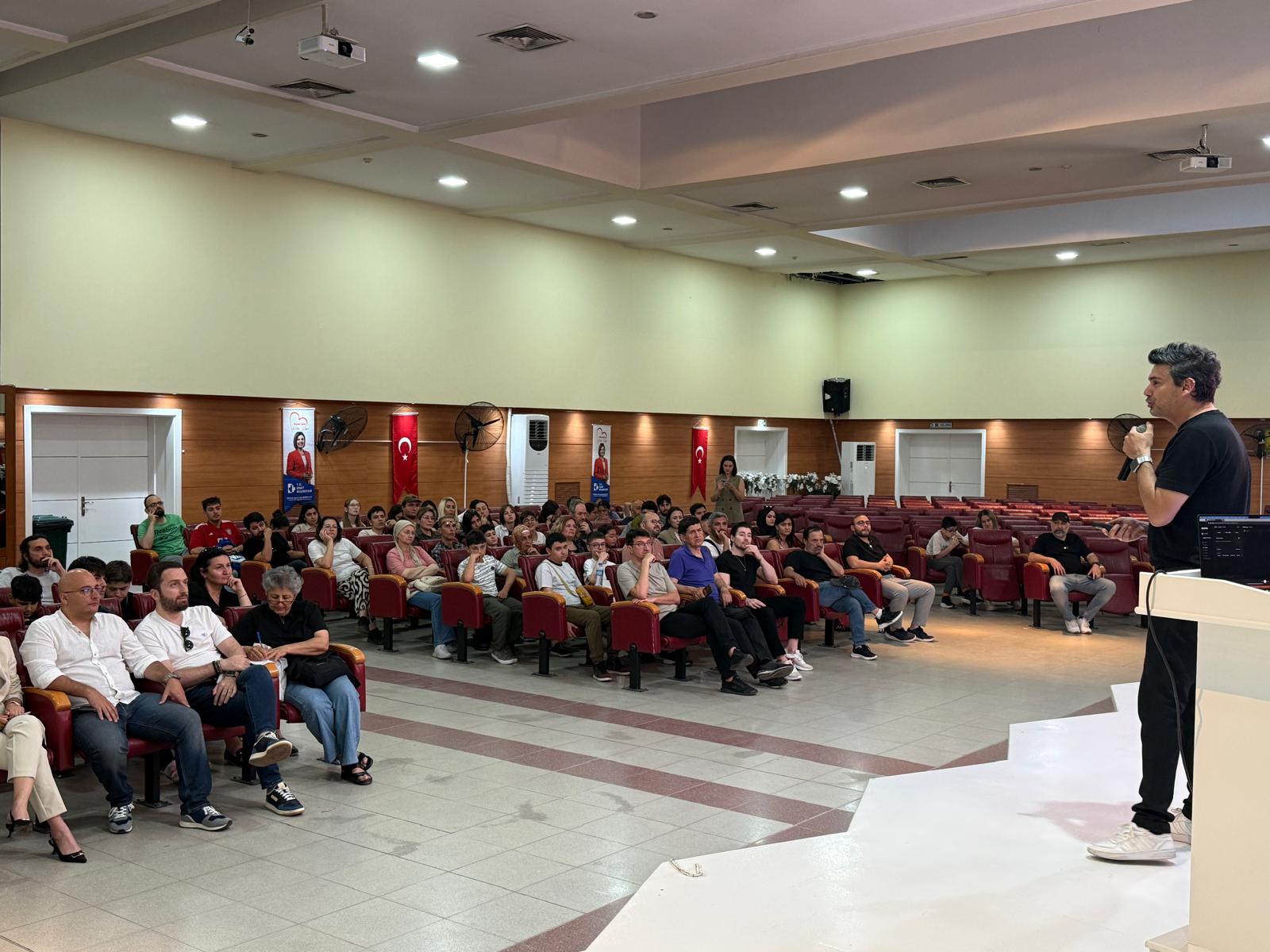 Izmit'te gençlere Üretken Yapay Zeka semineri (2)
