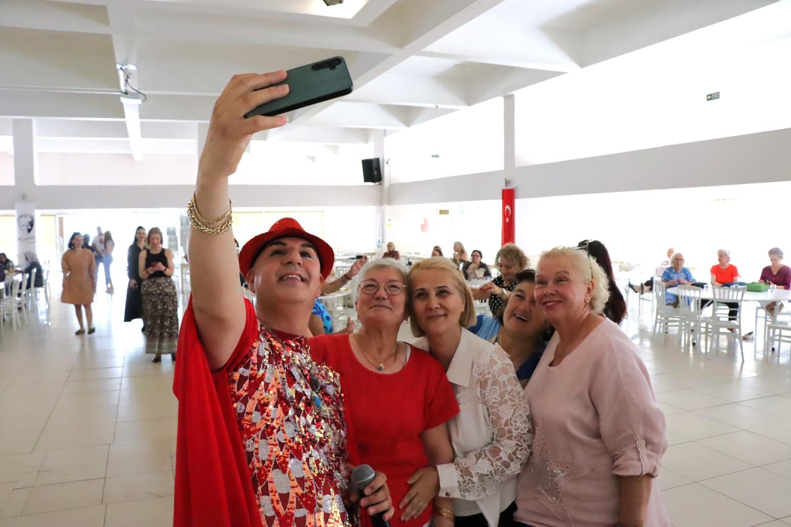 Izmit'te kadinlar söylesi ve matinede bulustu (6) Izmit'te kadinlar söylesi ve matinede bulustu (6)