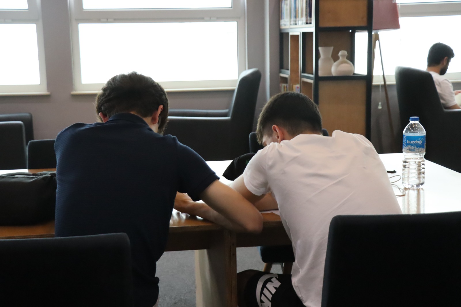Izmit'te sinav öncesi gençlerin adresi kütüphaneler oldu (4)
