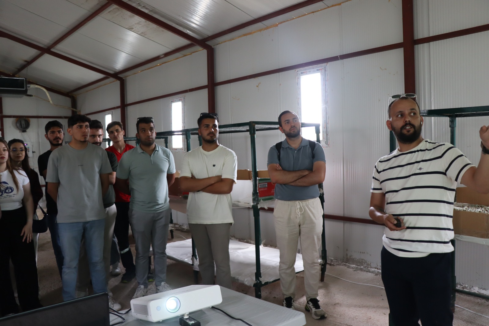 KOÜ öğrencileri İpekböceği Kozaevi’nde (23)