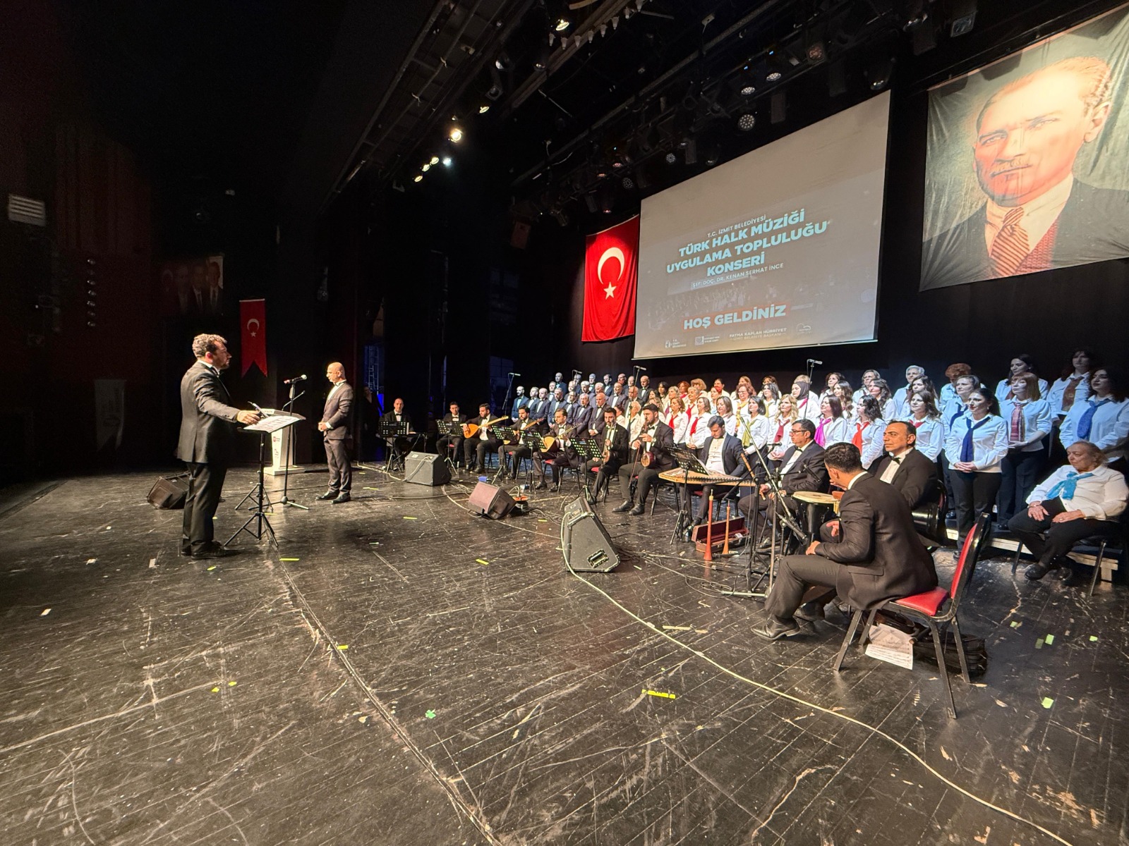 Türk halk müzigi ezgileri Izmit'te yankilandi (12)