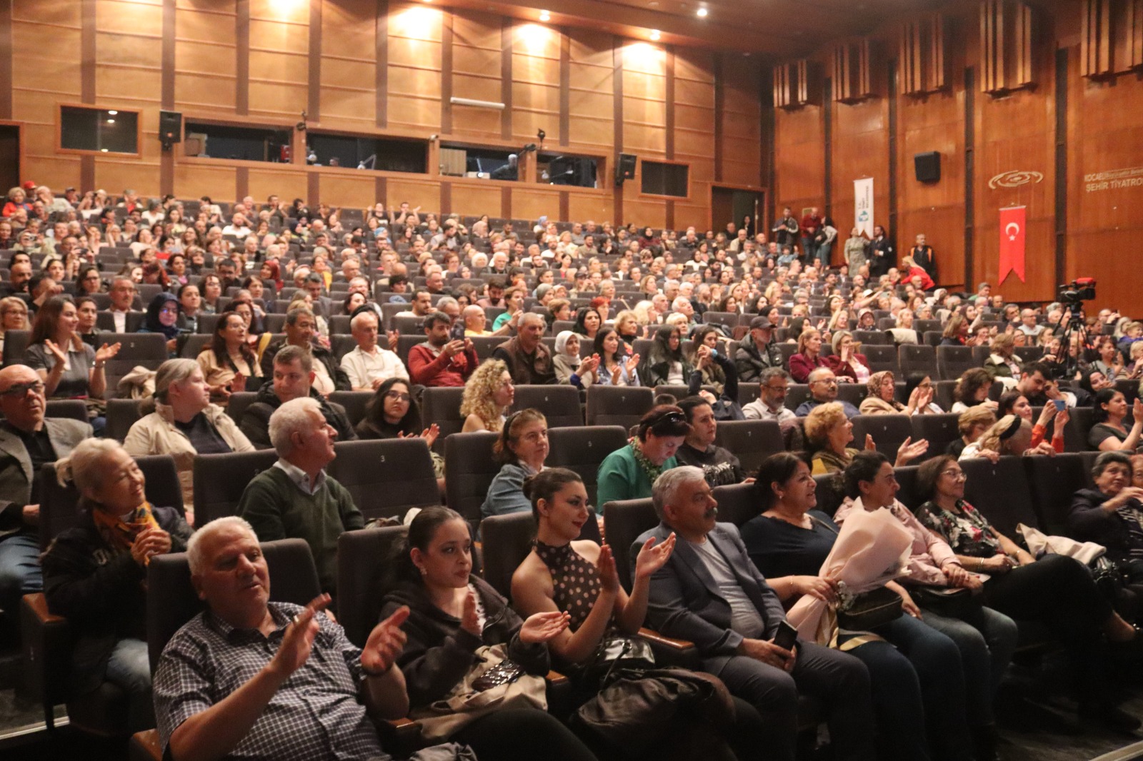 Türk halk müzigi ezgileri Izmit'te yankilandi (6)