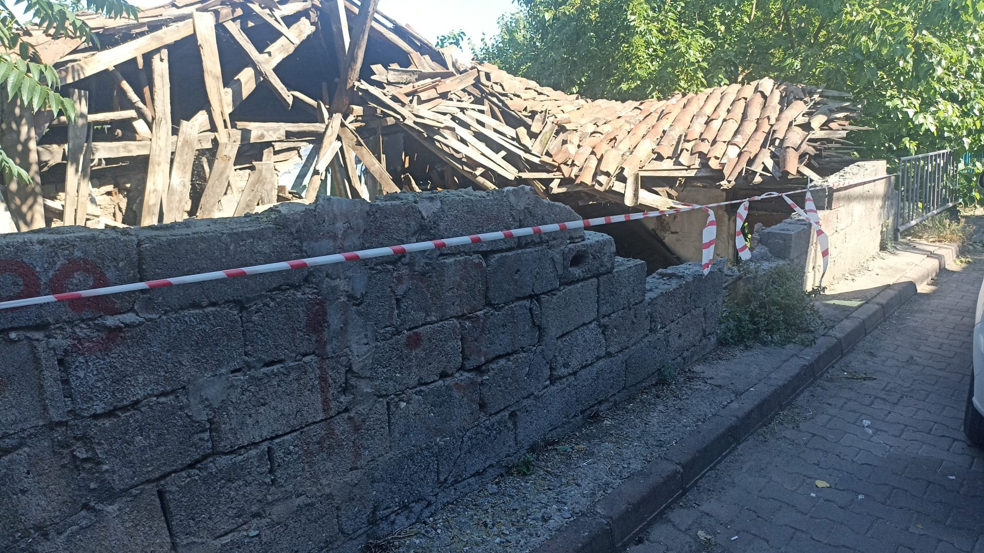 Veliahmet Mh.Gümüşlübayırı Sk. Metruk Riskli (2) Veliahmet Mh.Gümüşlübayırı Sk. Metruk Riskli (2)