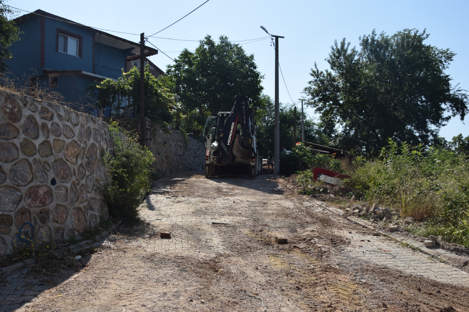 Ambarci Mahallesi'nde parke yol onarimi tamamlandi (4) Ambarci Mahallesi'nde parke yol onarimi tamamlandi (4)