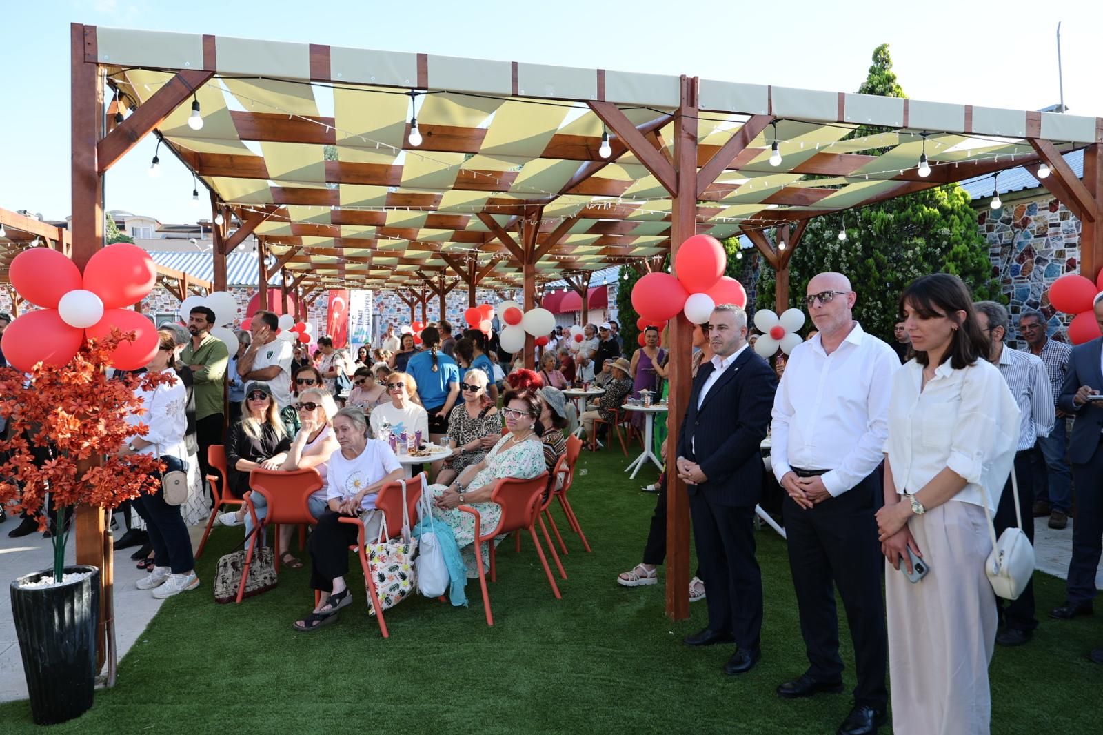 IZMIT BELEDIYESINDEN HIZMET ATAGI YAHYA KAPTAN KÜTÜPHANESI AÇILDI (11)