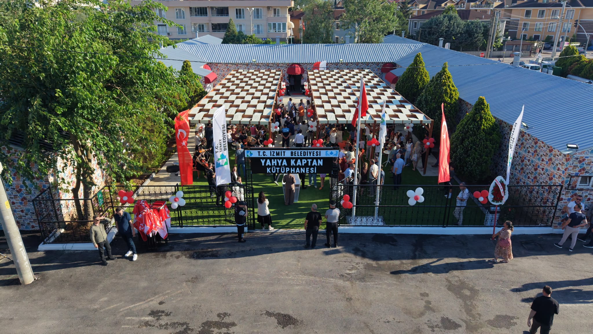 IZMIT BELEDIYESINDEN HIZMET ATAGI YAHYA KAPTAN KÜTÜPHANESI AÇILDI (15)