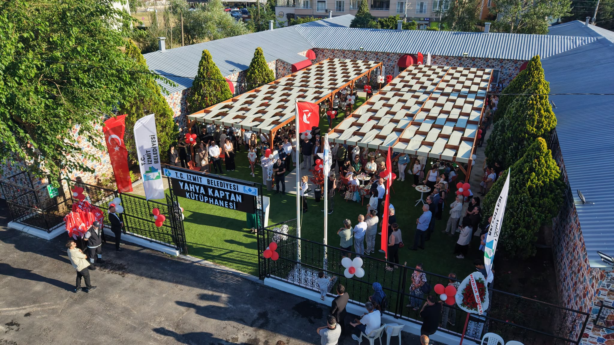 IZMIT BELEDIYESINDEN HIZMET ATAGI YAHYA KAPTAN KÜTÜPHANESI AÇILDI (9)