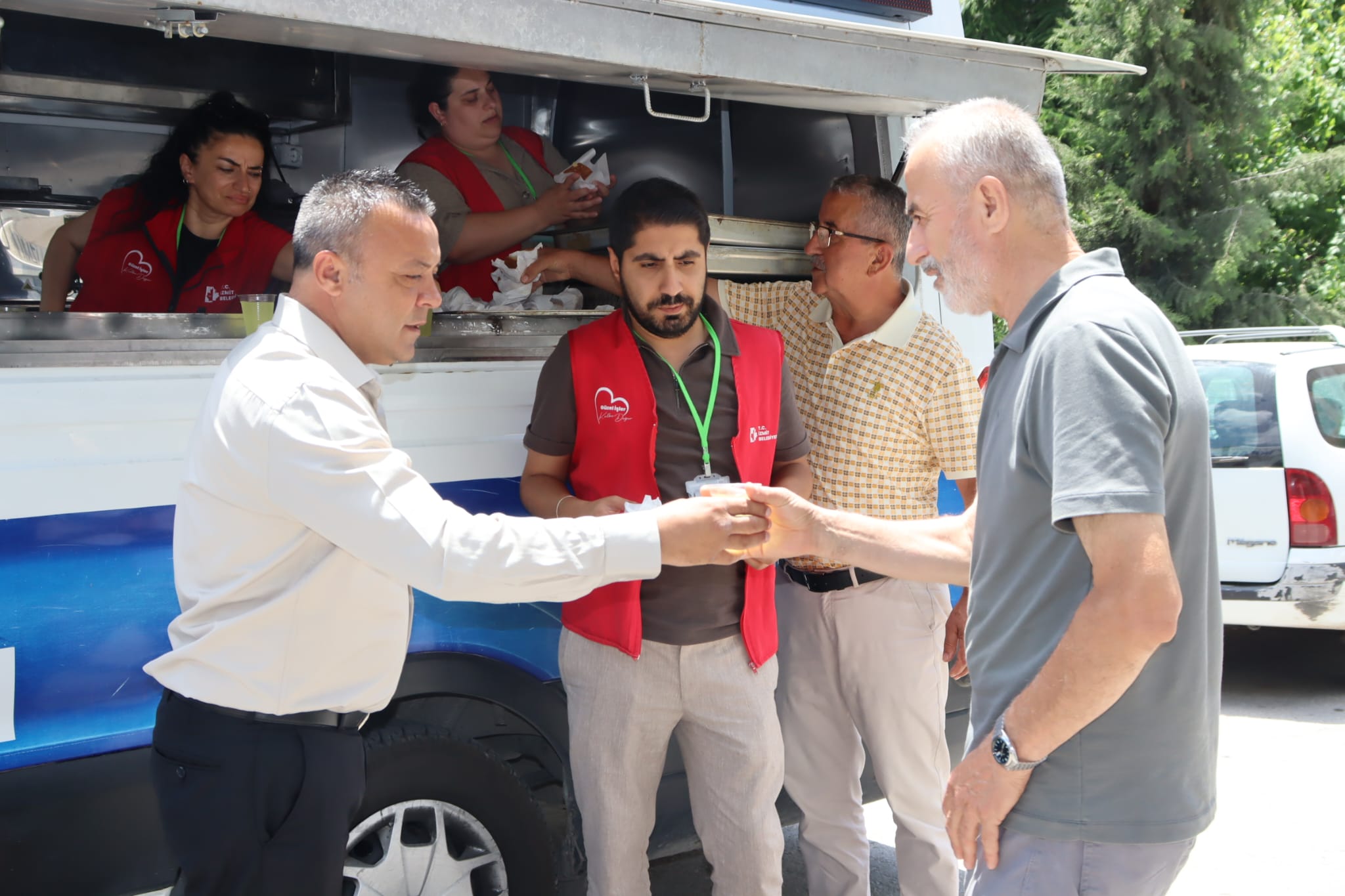 Izmit Belediyesi, Necatibey Camiinde cemaat ile bulustu (6)