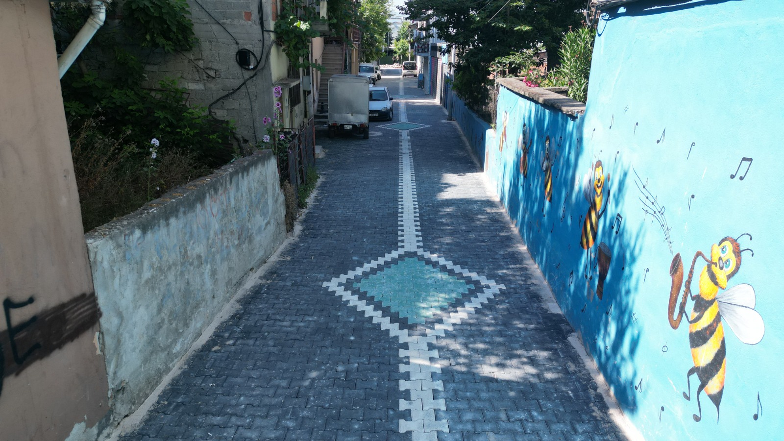 Izmit Belediyesi Pasa'da 5 ayri noktada yol ve kaldirimlari yeniliyor (12) Izmit Belediyesi Pasa'da 5 ayri noktada yol ve kaldirimlari yeniliyor (12)