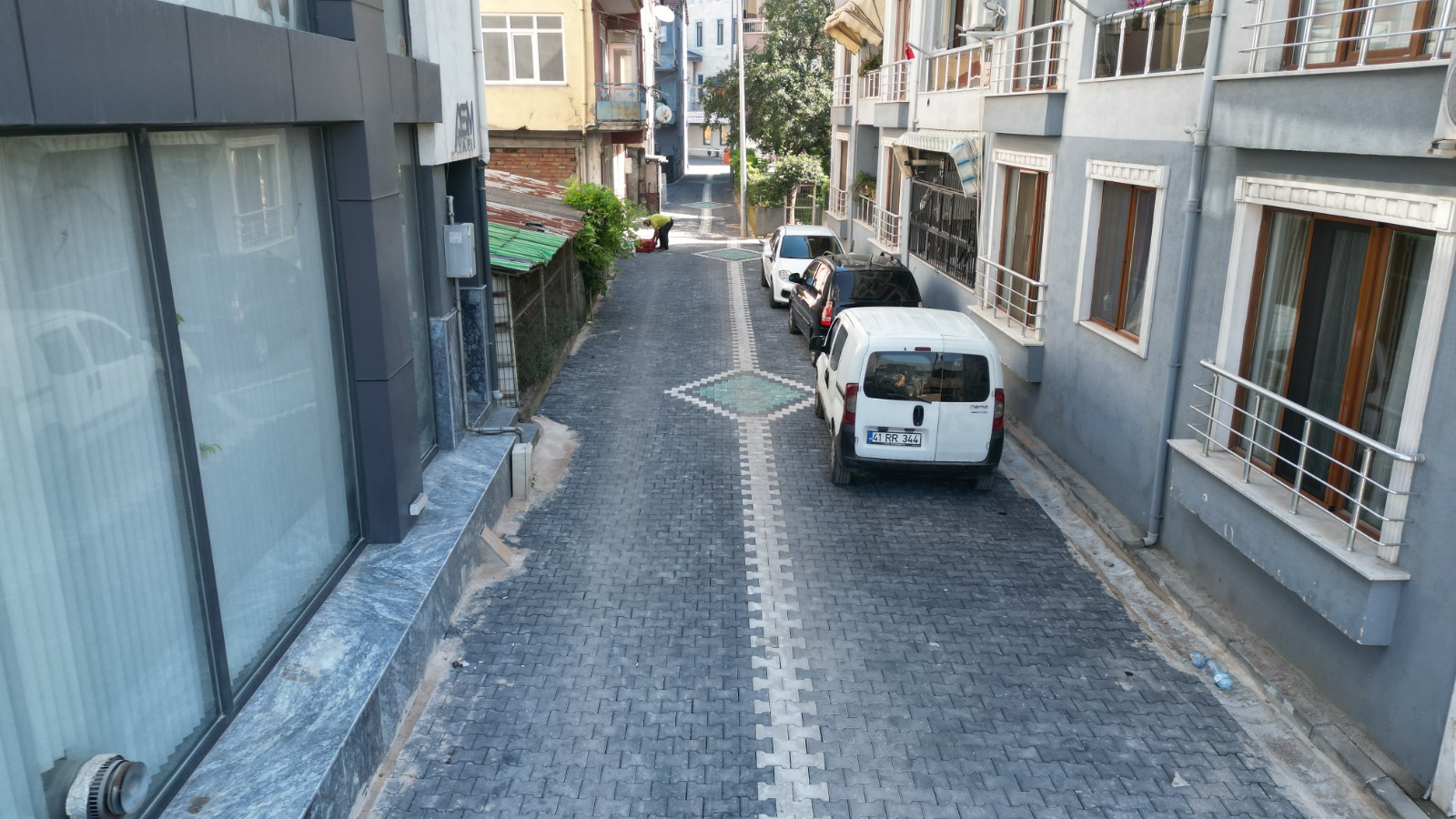 Izmit Belediyesi Pasa'da 5 ayri noktada yol ve kaldirimlari yeniliyor (2) Izmit Belediyesi Pasa'da 5 ayri noktada yol ve kaldirimlari yeniliyor (2)
