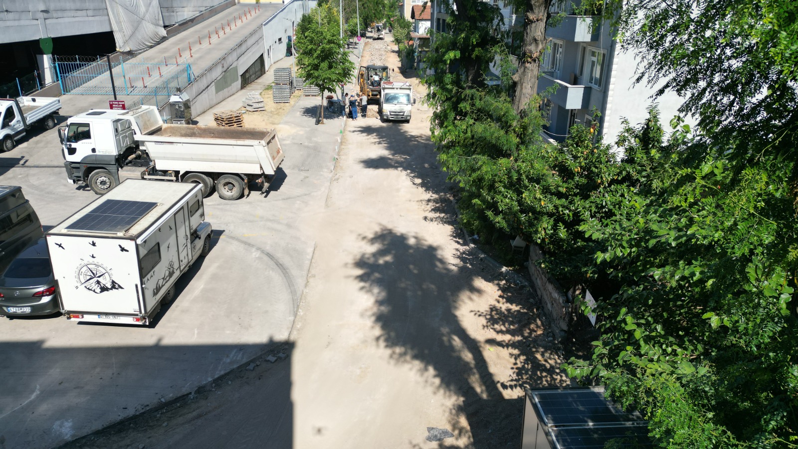 Izmit Belediyesi Pasa'da 5 ayri noktada yol ve kaldirimlari yeniliyor (8) Izmit Belediyesi Pasa'da 5 ayri noktada yol ve kaldirimlari yeniliyor (8)
