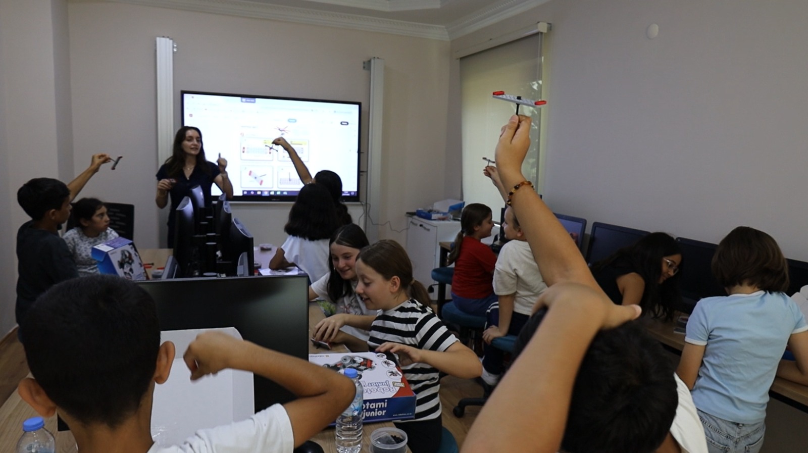 İzmit Belediyesi Robotik Kodlama ve Yazılım Evi’nde eğitimler başladı (7) İzmit Belediyesi Robotik Kodlama ve Yazılım Evi’nde eğitimler başladı (7)