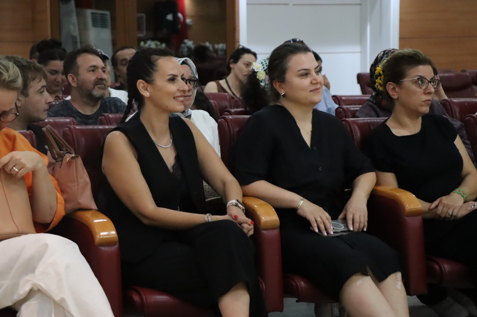 İzmit Belediyesi çocukların duygusal gelişimi için aileleri buluşturdu (2)