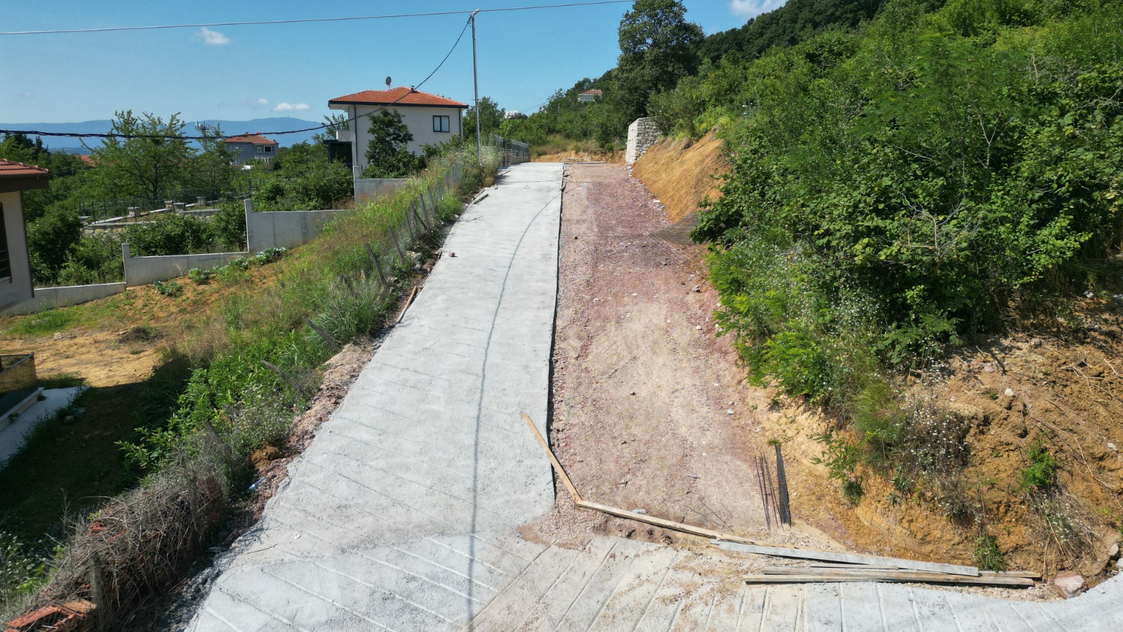 Izmit Belediyesinden Akmese'ye dayanikli beton yol (10) Izmit Belediyesinden Akmese'ye dayanikli beton yol (10)